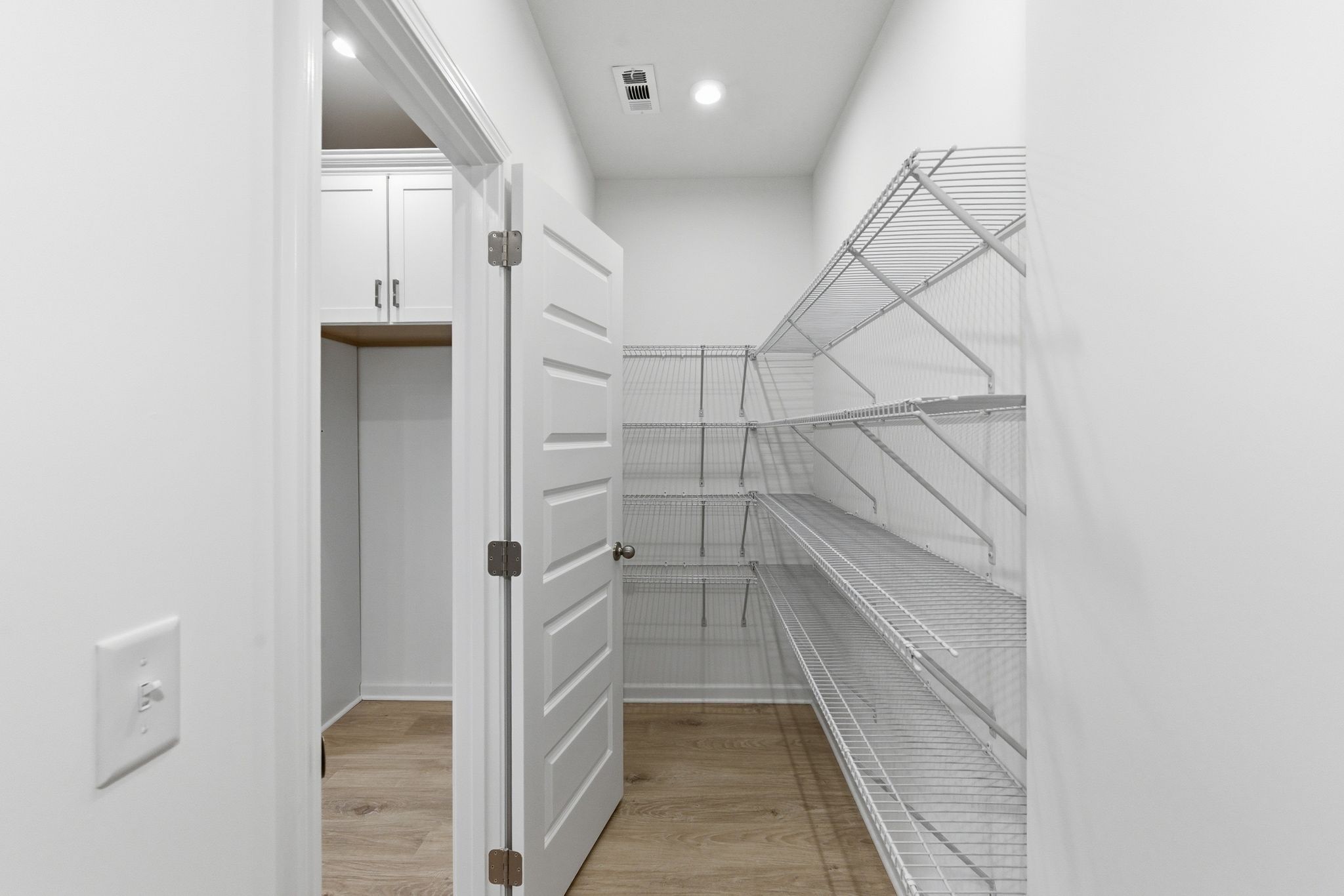 1231 Wallace Way Property Photo 12