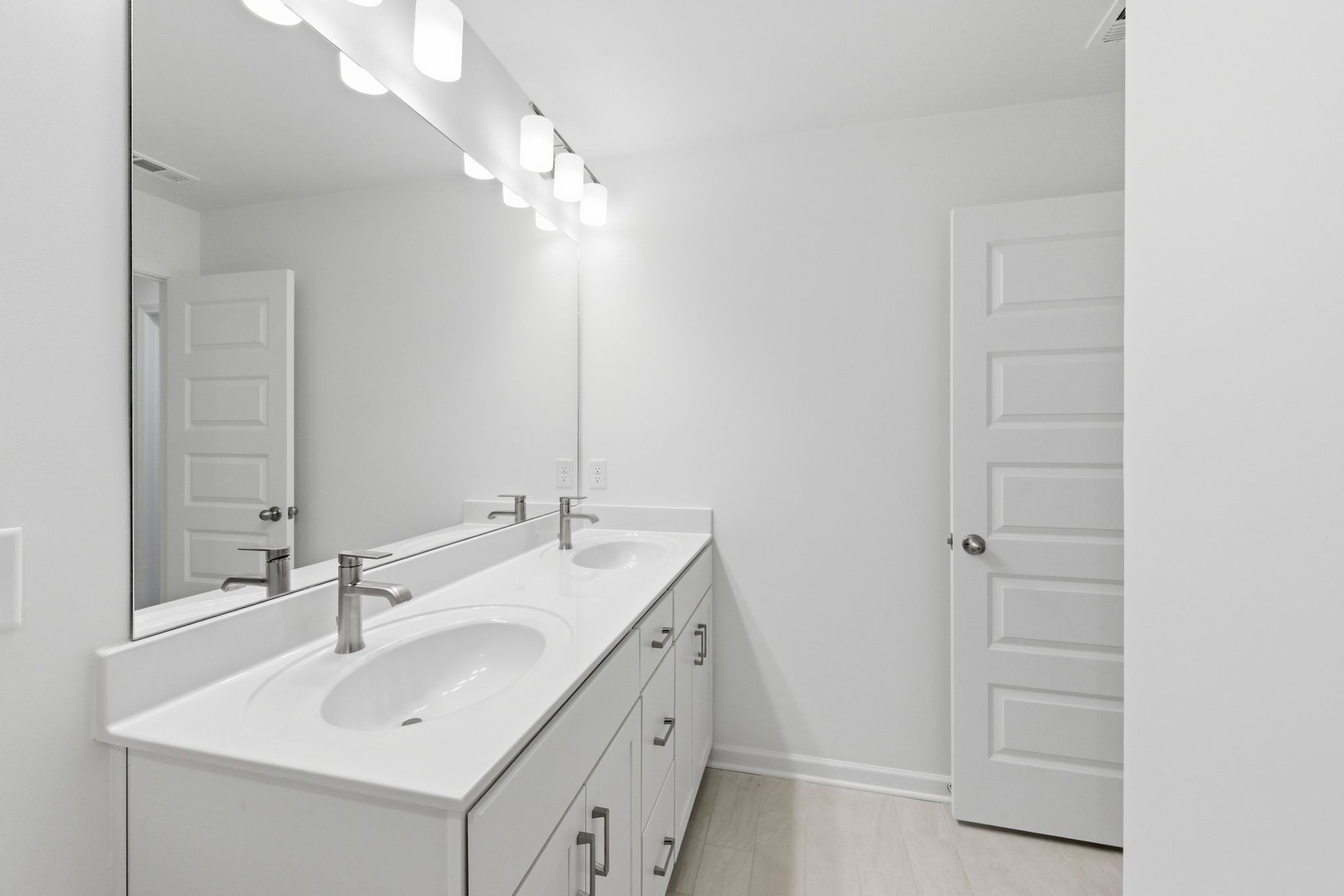 1231 Wallace Way Property Photo 24