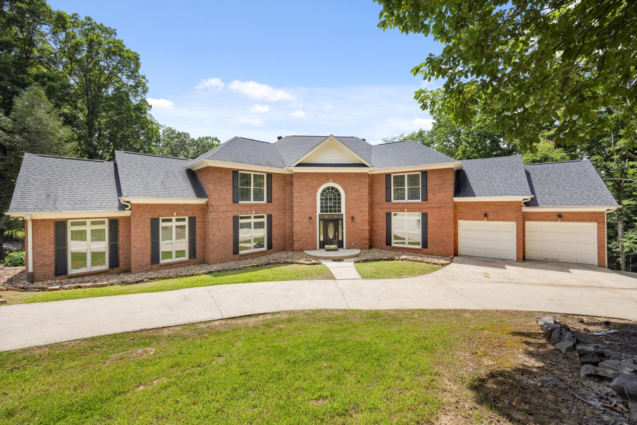 310 Bluffs Road, N Property Photo 1