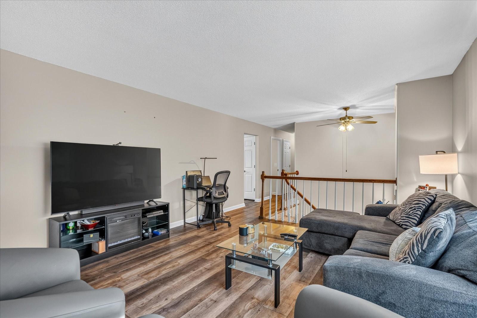 5911 Tyner Ln Property Photo 8