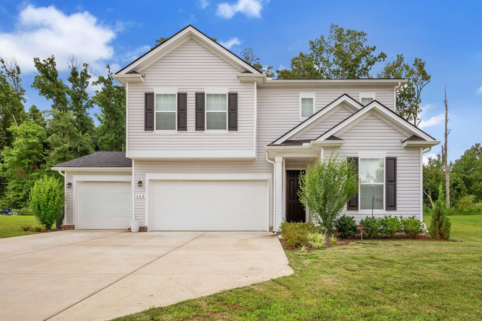400 Hickory Pointe Dr Property Photo 1