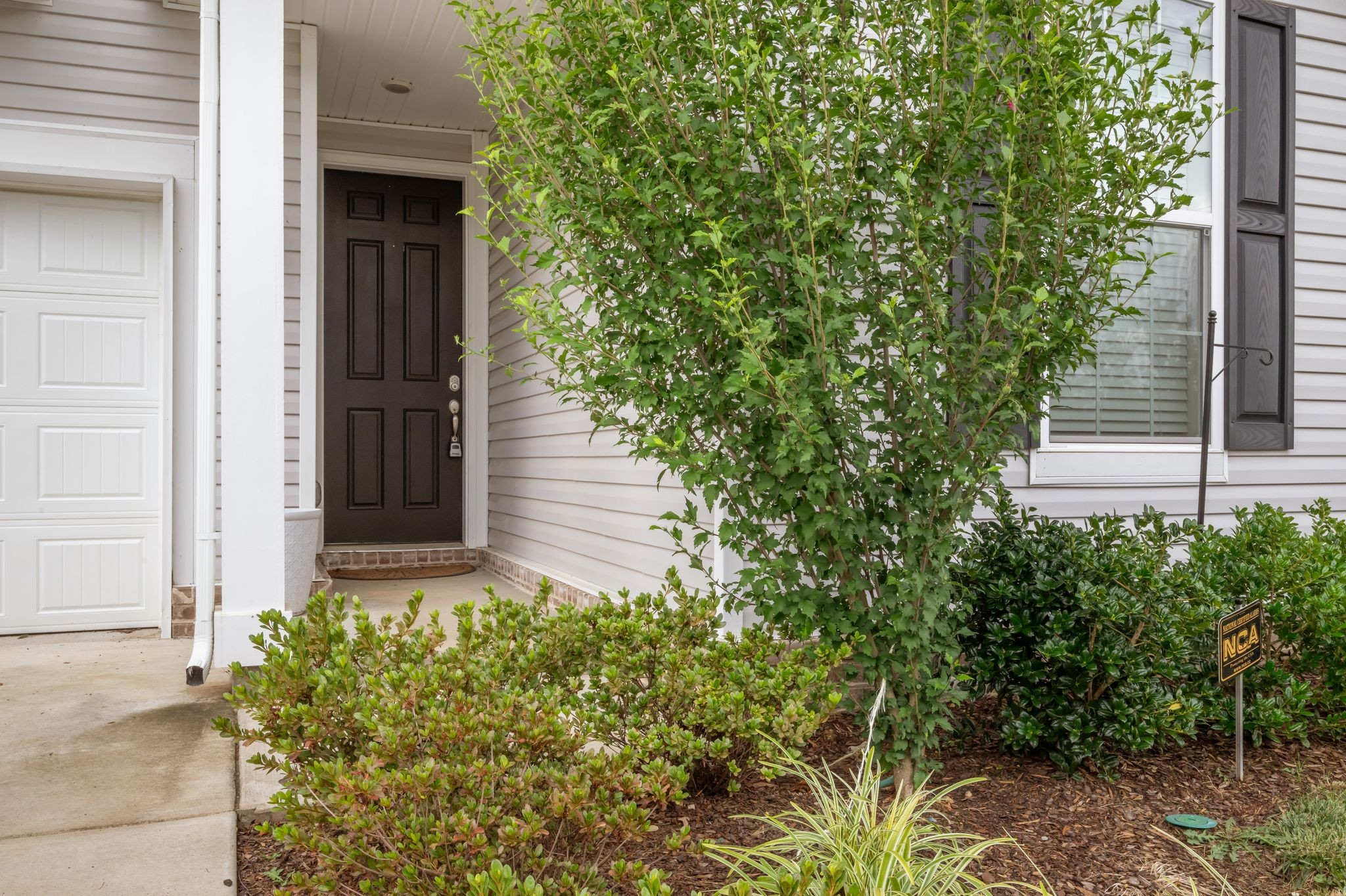 400 Hickory Pointe Dr Property Photo 4