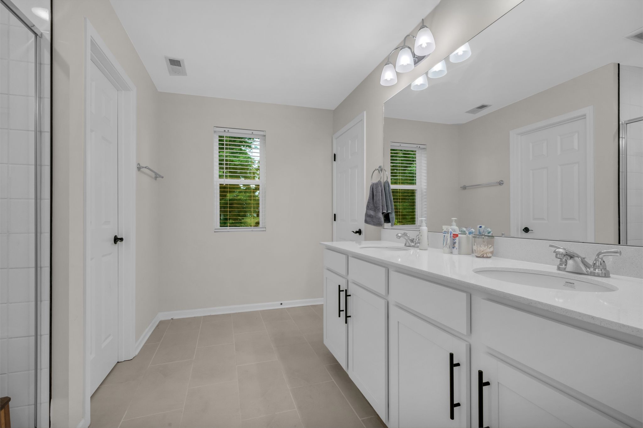 400 Hickory Pointe Dr Property Photo 27