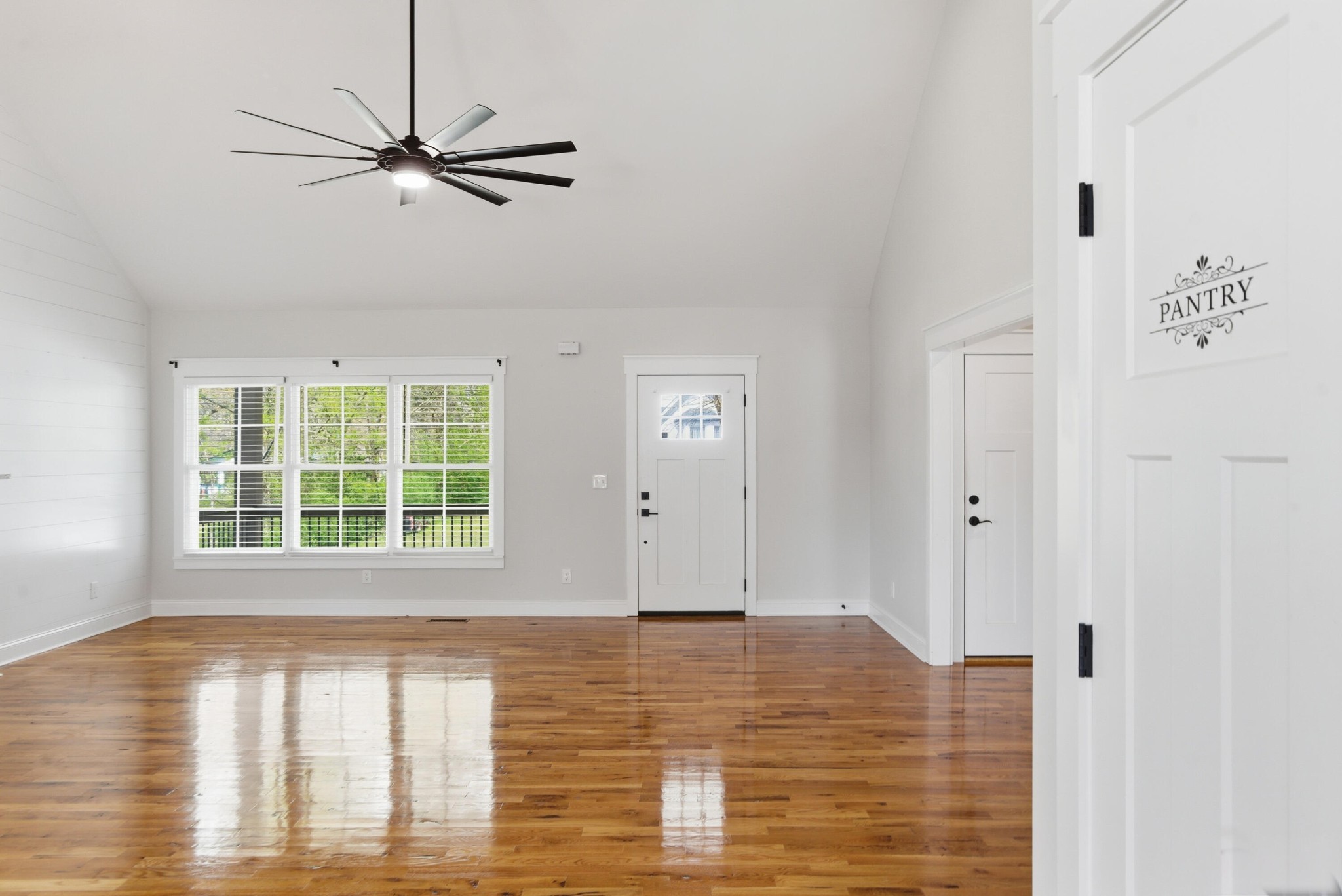 120 Stonewood Drive, Nw Property Photo 4
