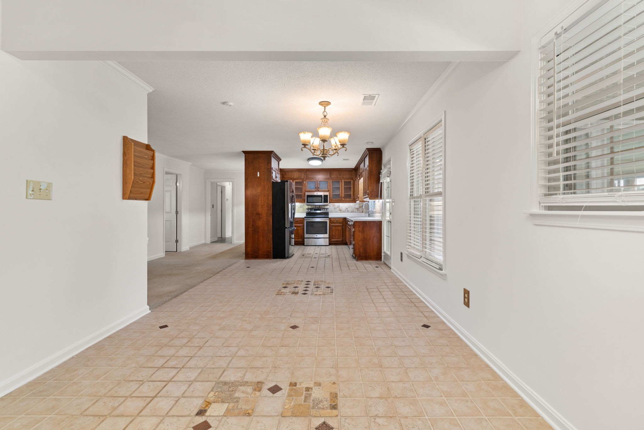 215 Oakview Cir Property Photo 4
