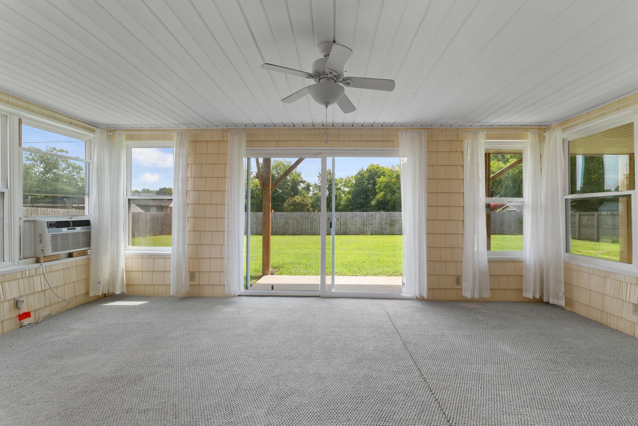 215 Oakview Cir Property Photo 7