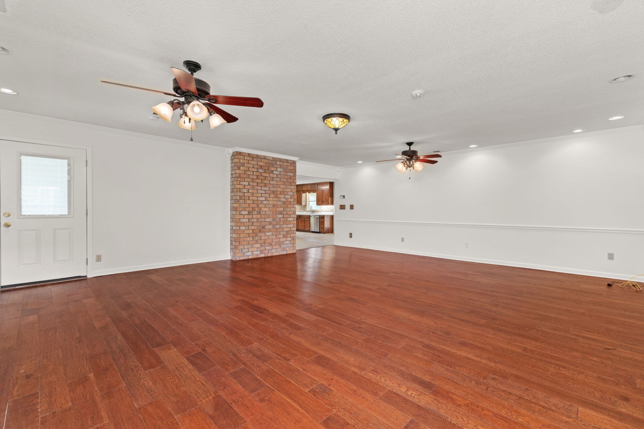 215 Oakview Cir Property Photo 9