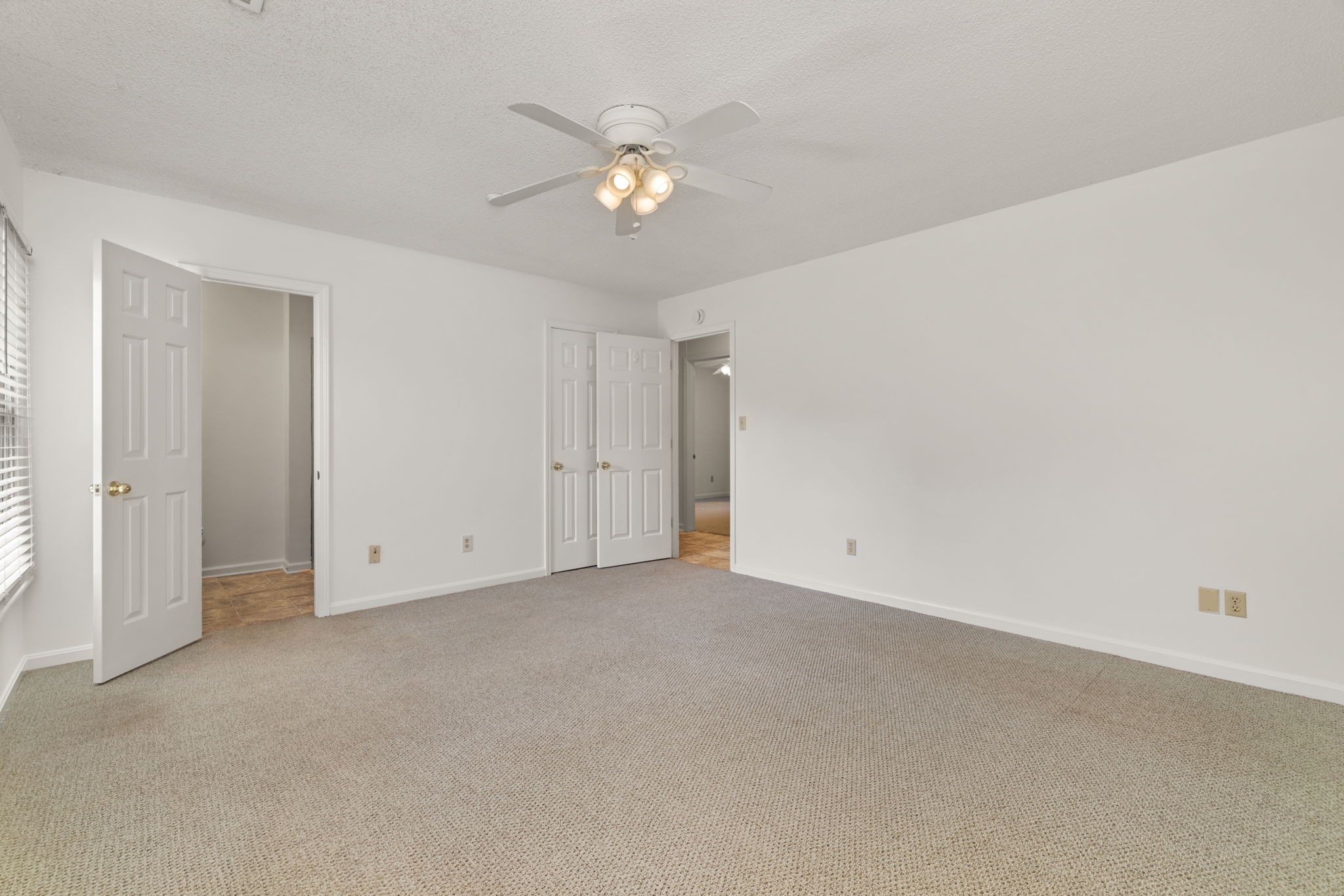 215 Oakview Cir Property Photo 21