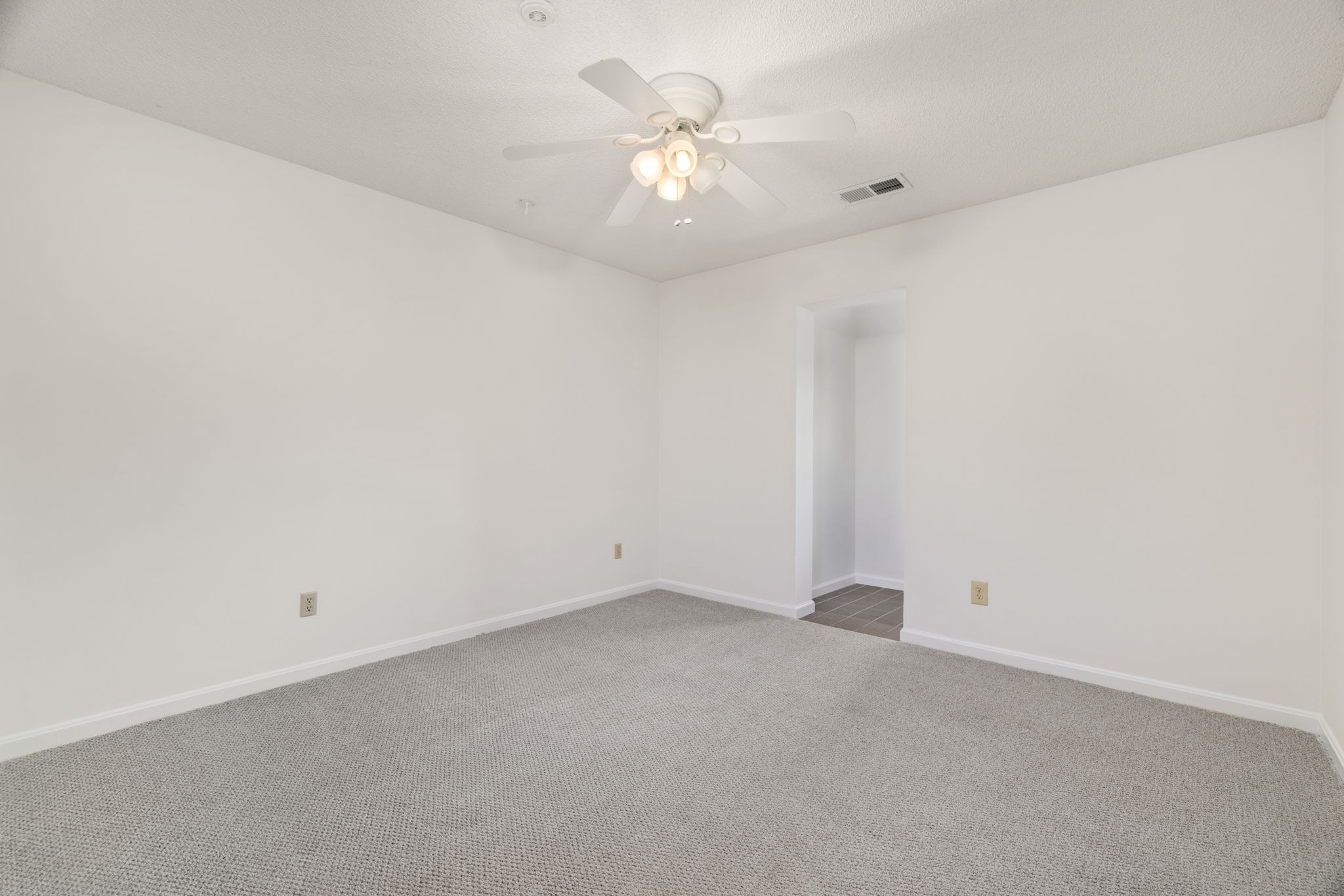 215 Oakview Cir Property Photo 24