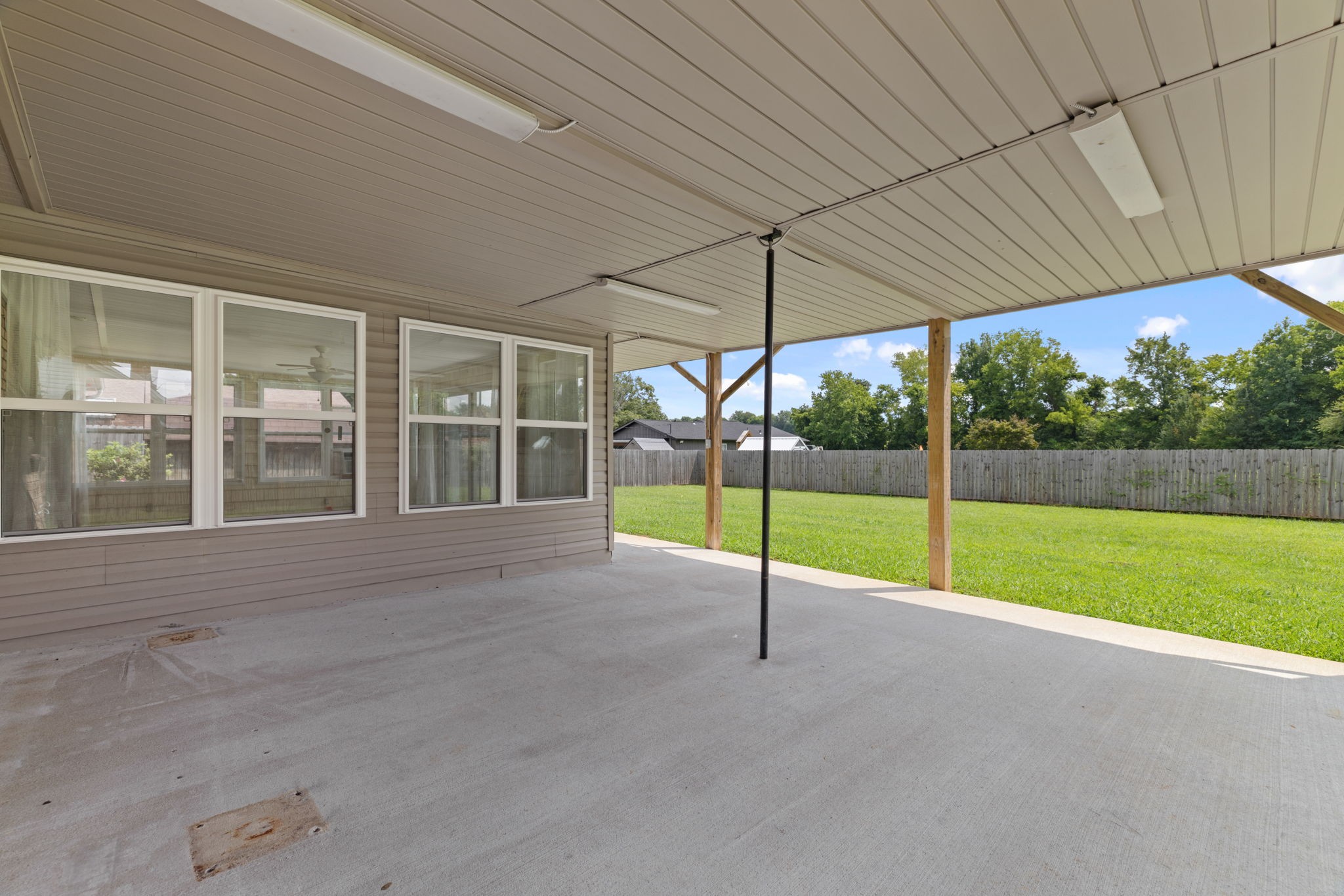 215 Oakview Cir Property Photo 33