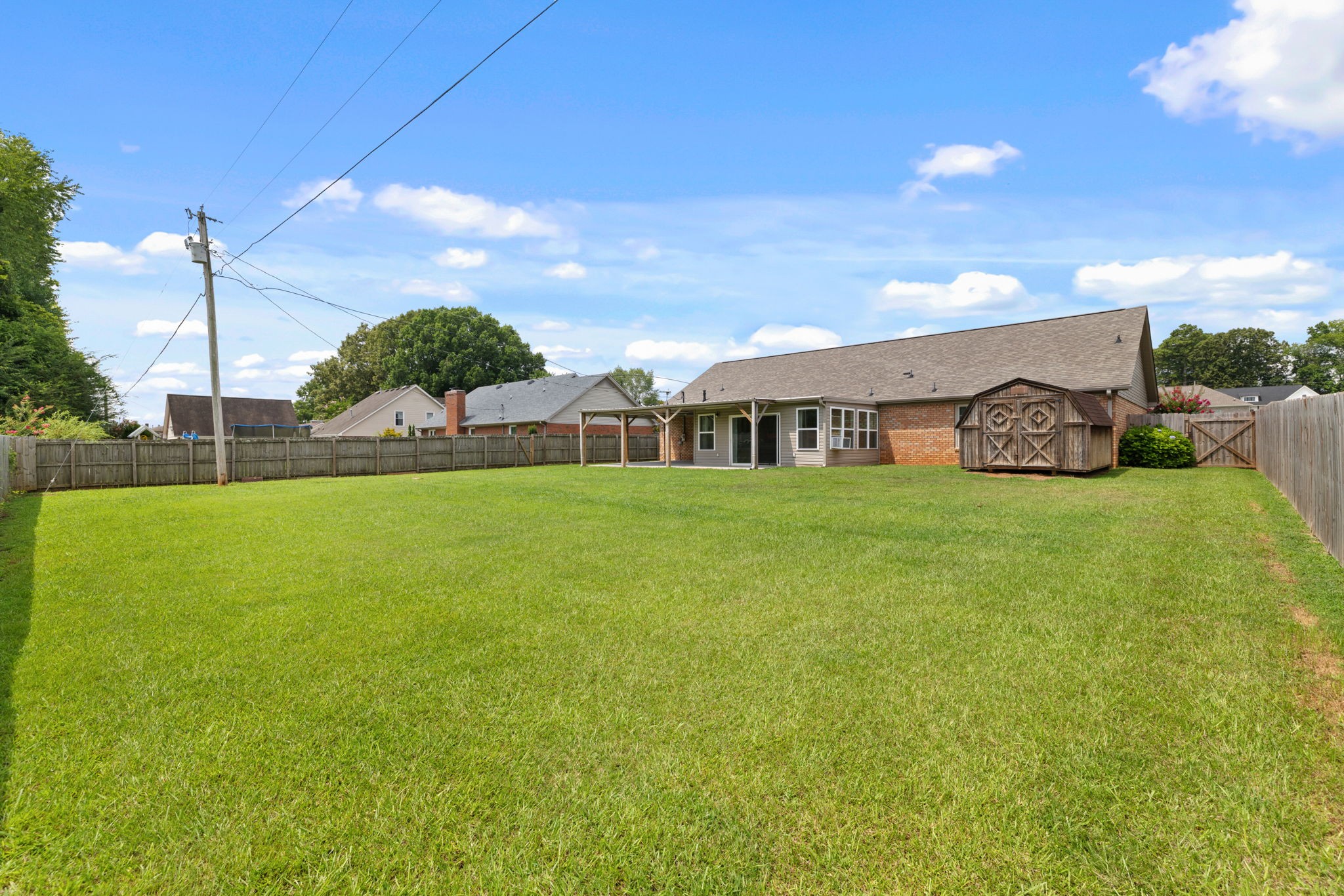 215 Oakview Cir Property Photo 37