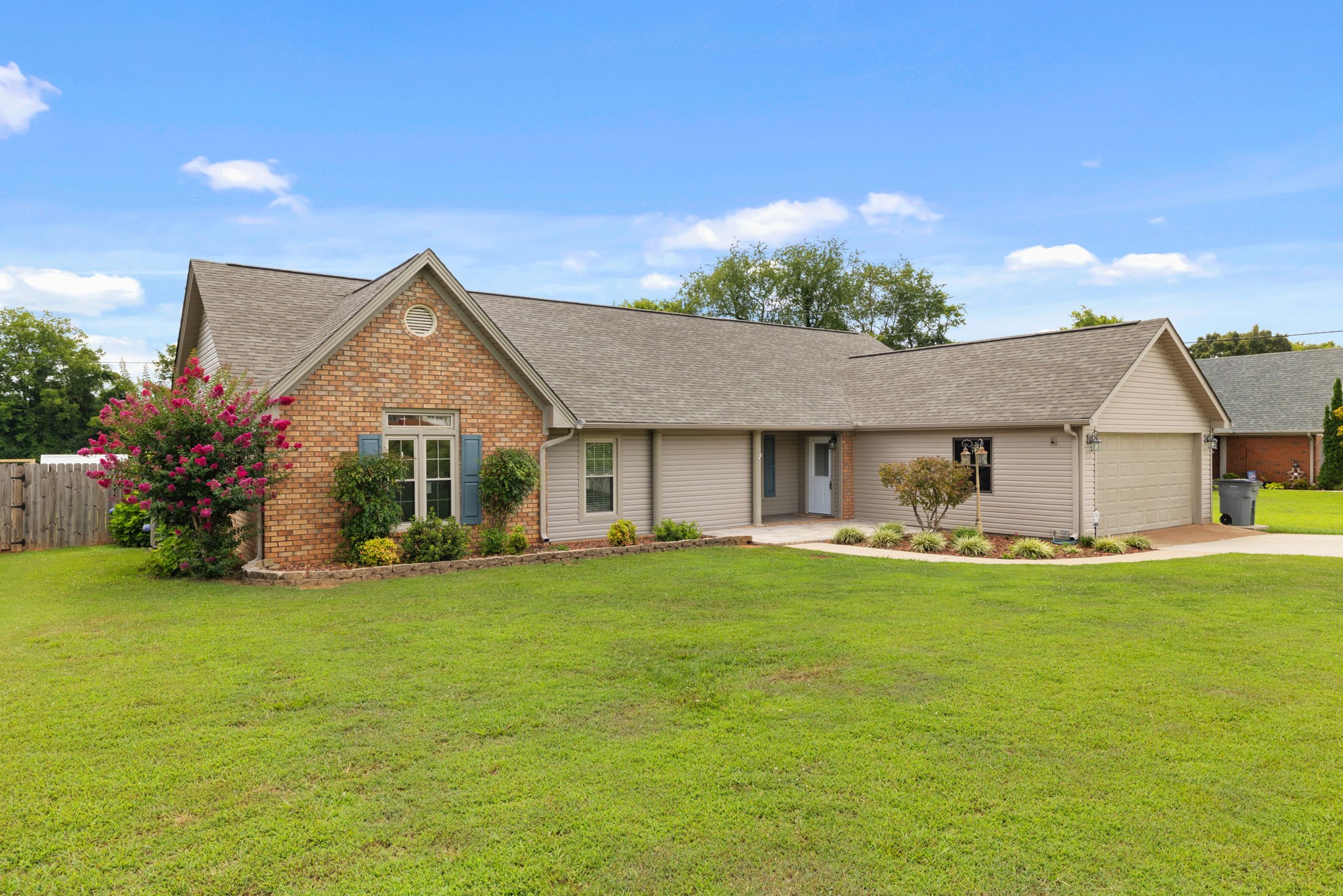 215 Oakview Cir Property Photo 40