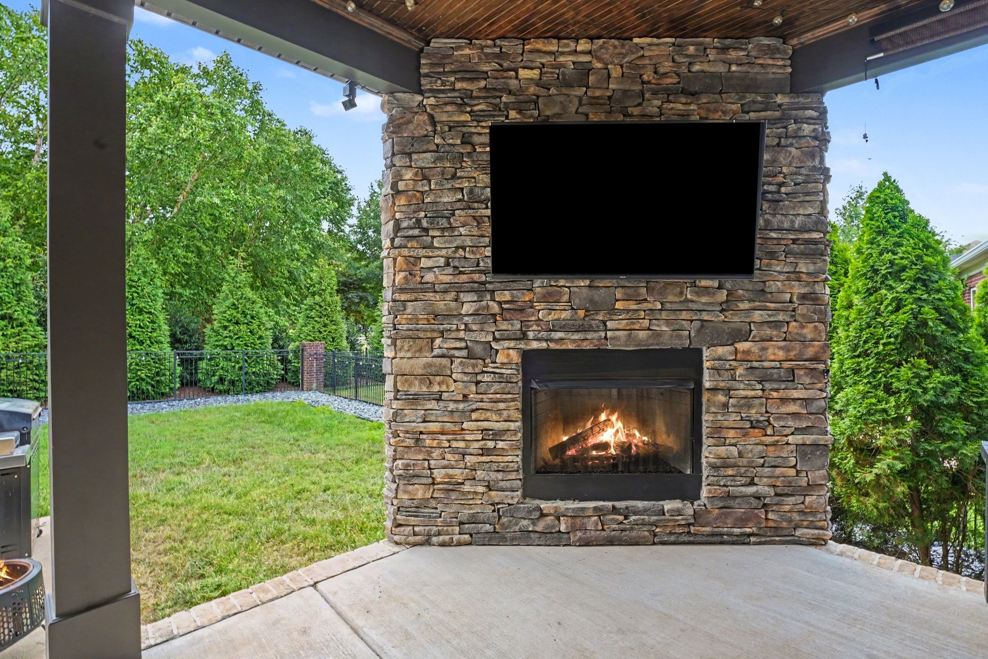 1929 Fairhaven Ln Property Photo 34