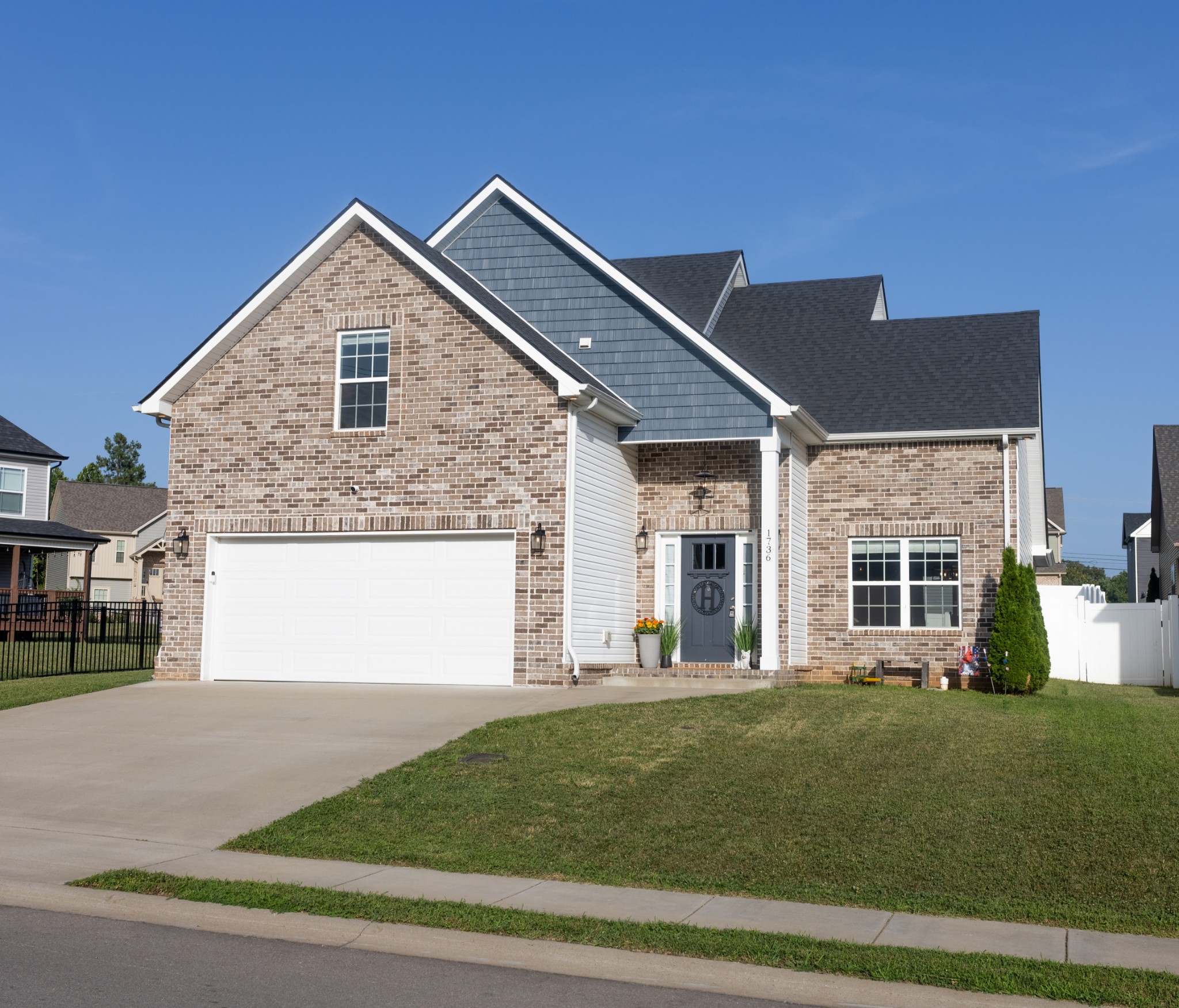 1736 Heritage Dr Property Photo 1