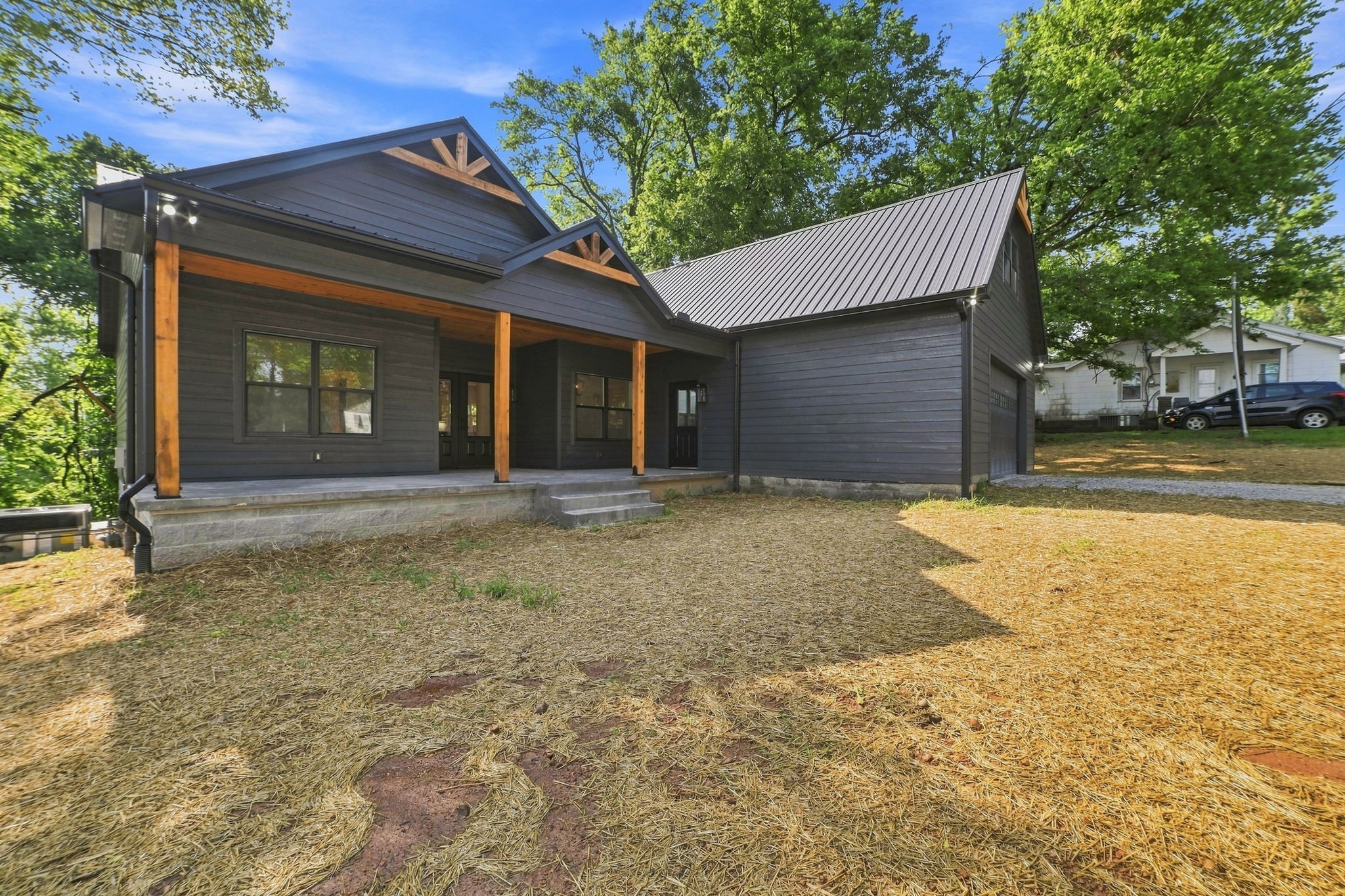 117 Nall Ave Property Photo 2