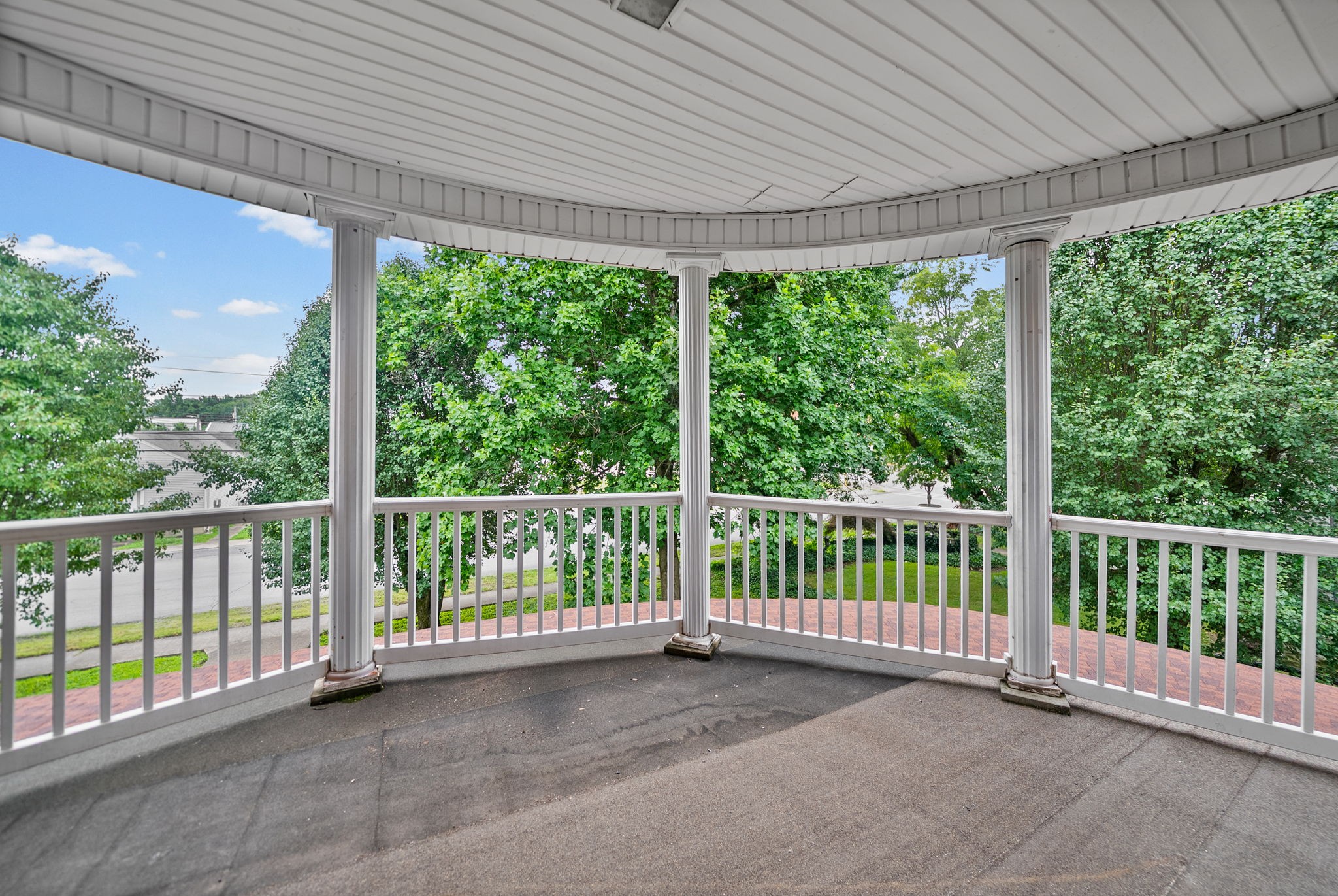 112 E Park St Property Photo 5