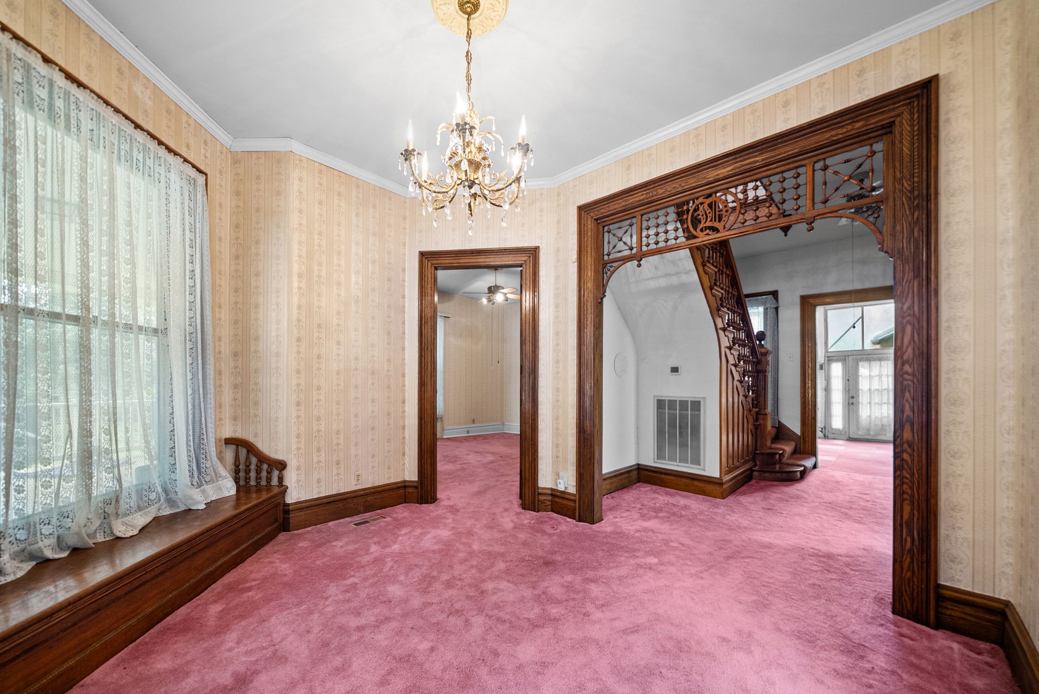 112 E Park St Property Photo 6
