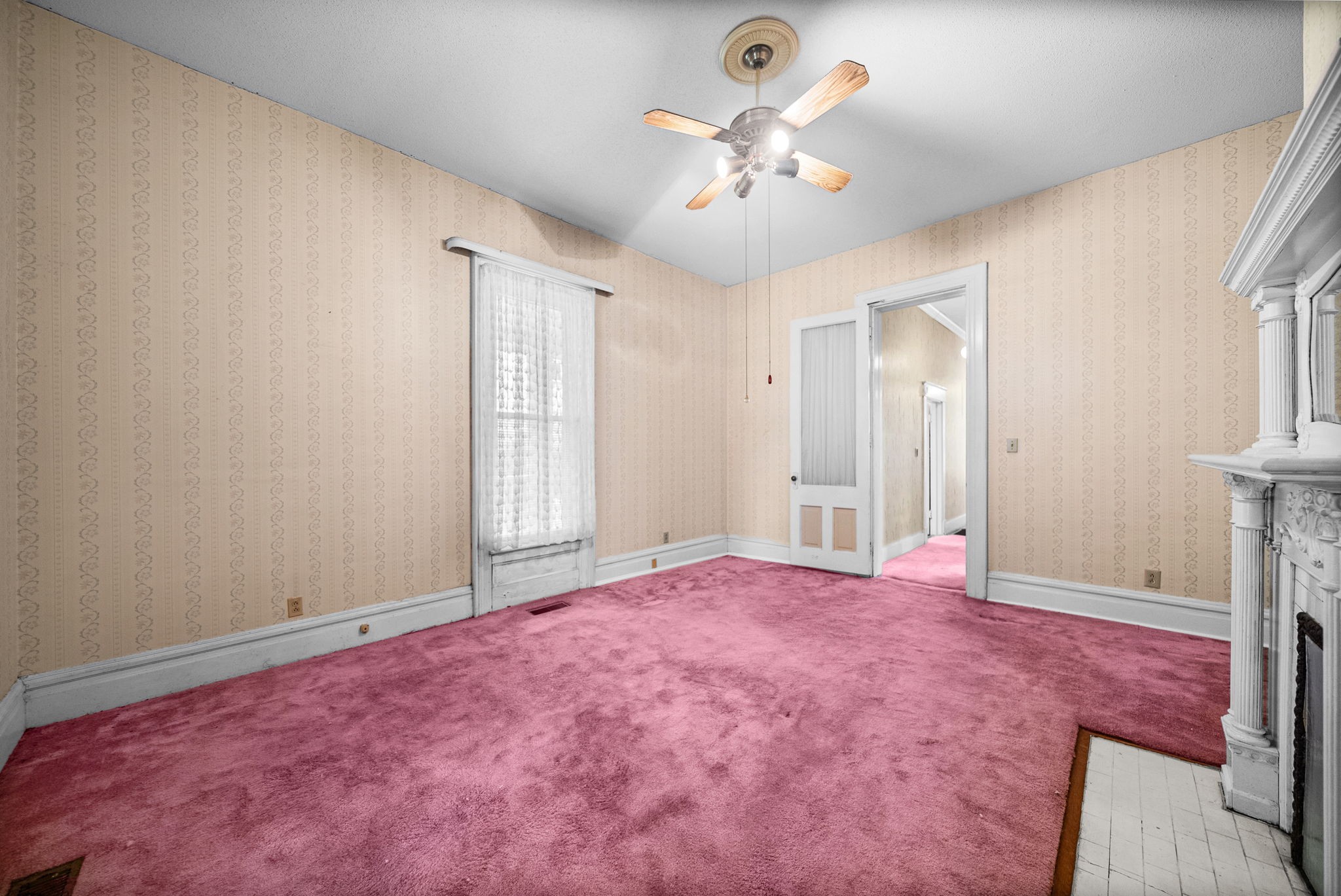 112 E Park St Property Photo 8