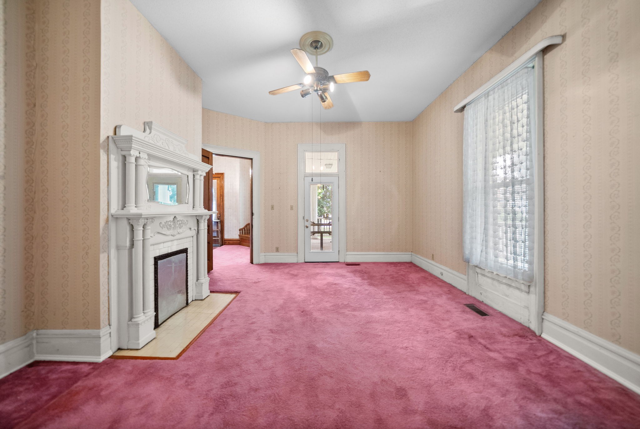 112 E Park St Property Photo 9