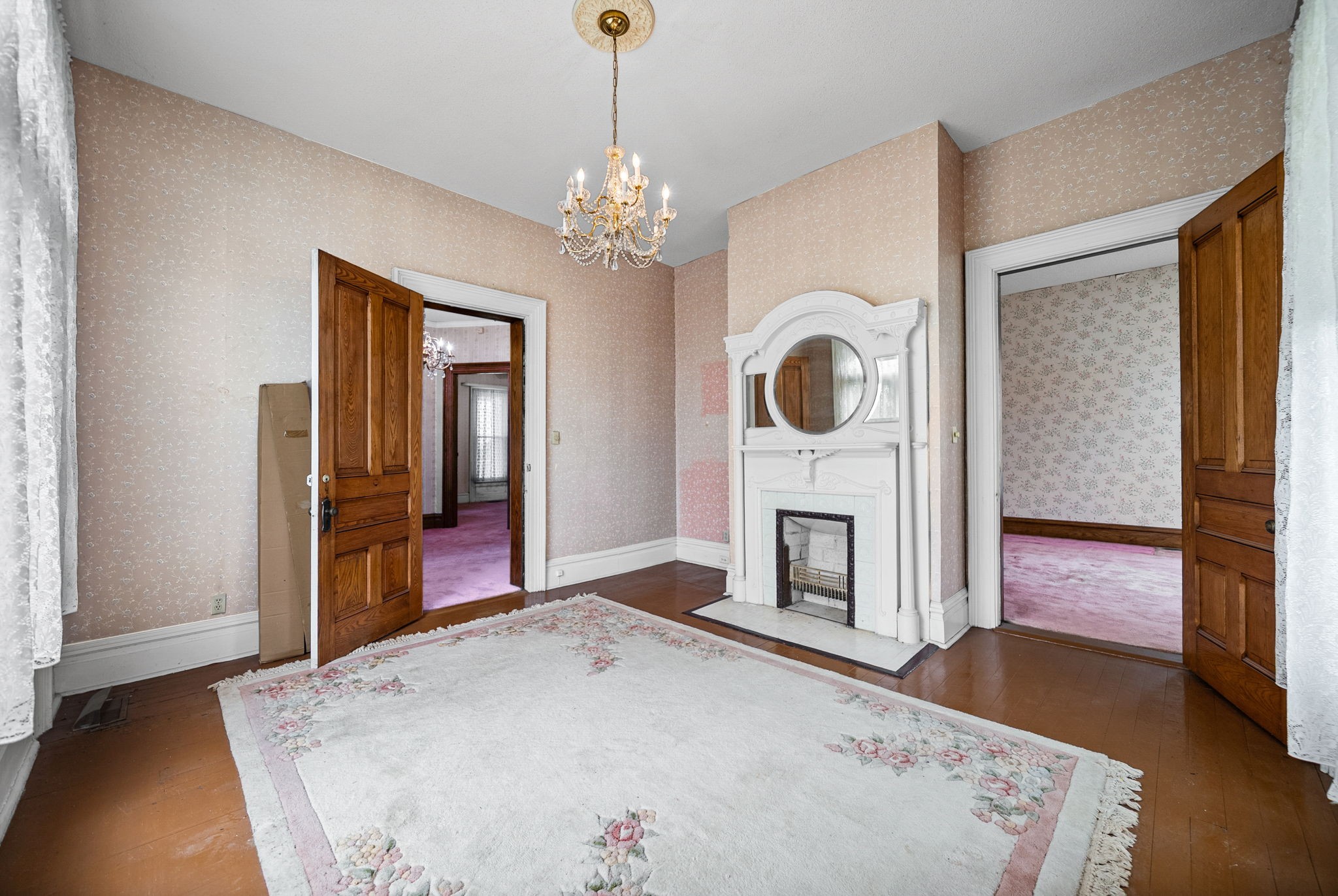 112 E Park St Property Photo 17
