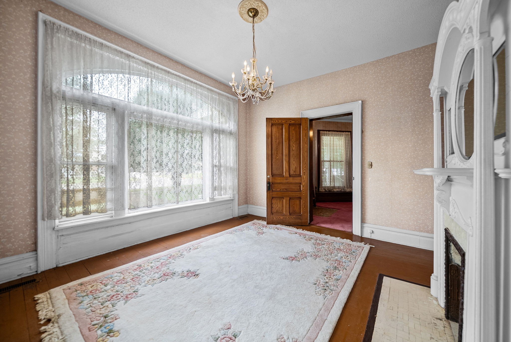 112 E Park St Property Photo 18