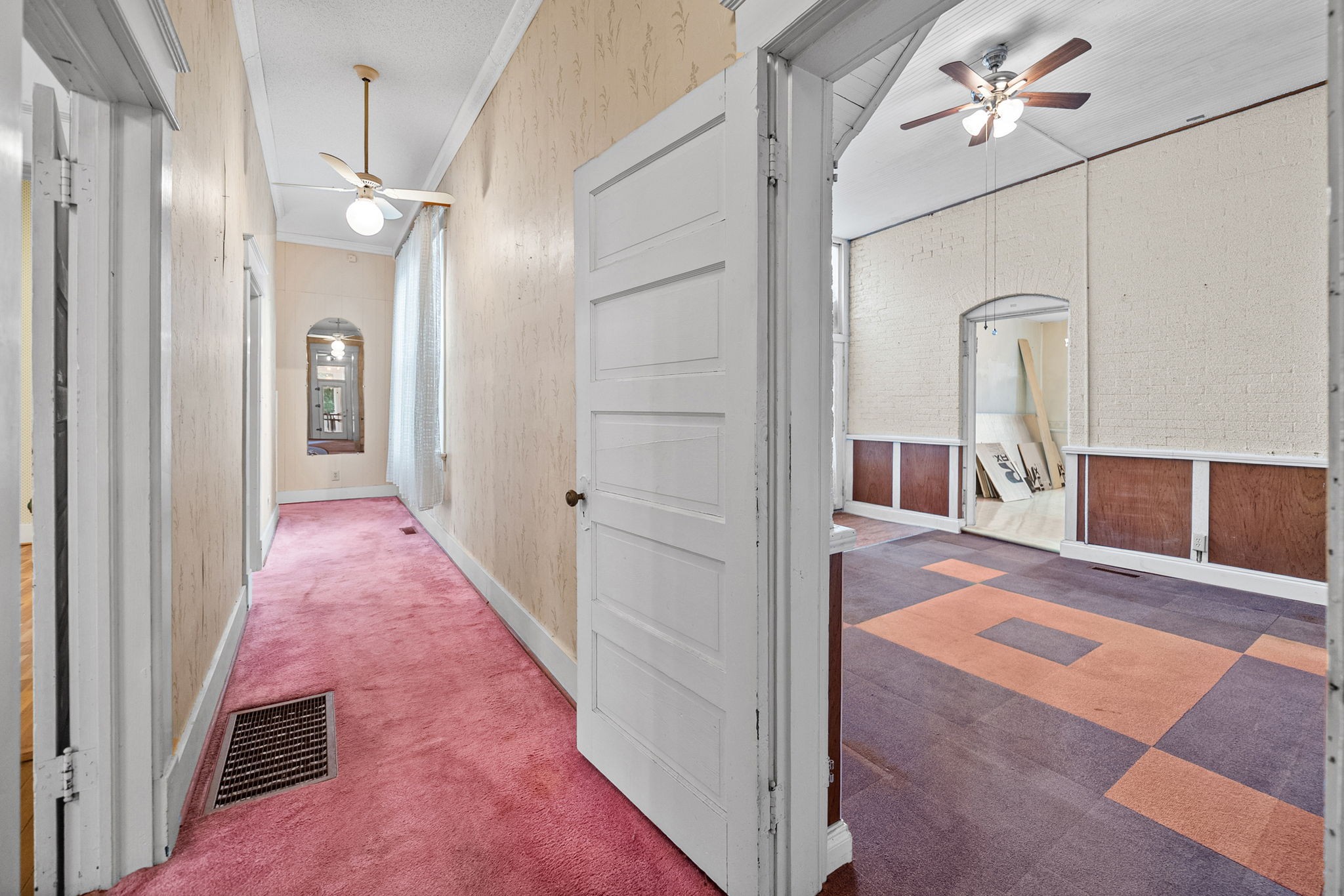 112 E Park St Property Photo 34