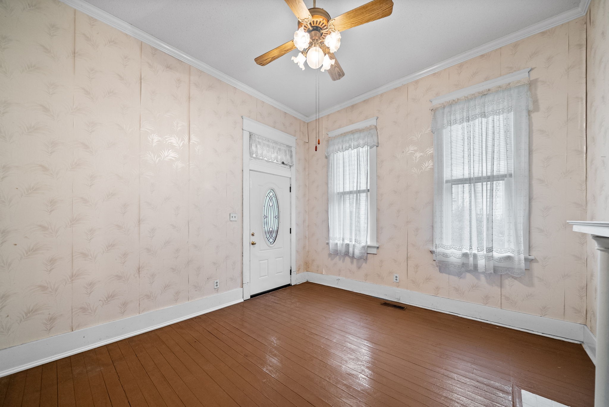112 E Park St Property Photo 35
