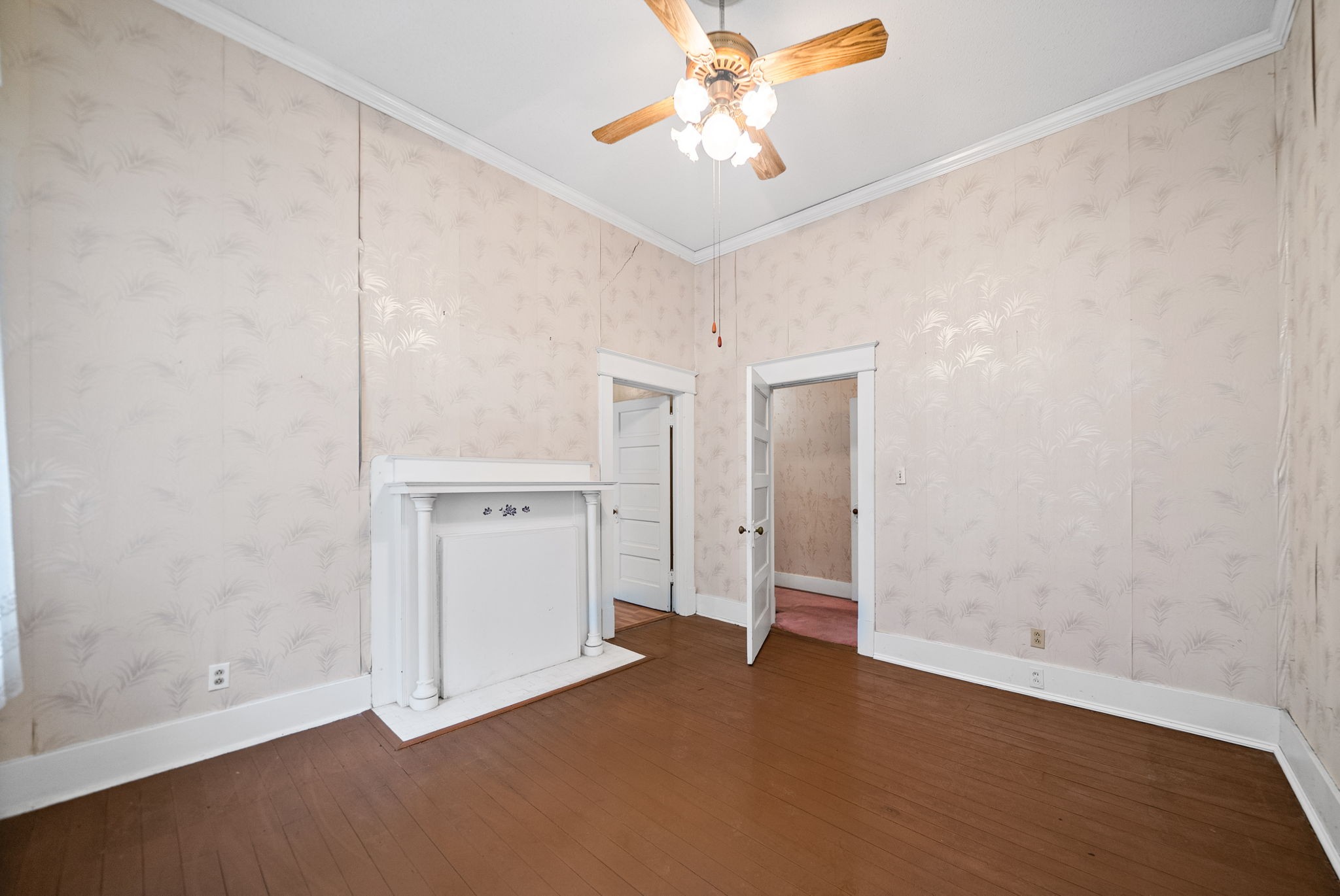 112 E Park St Property Photo 36