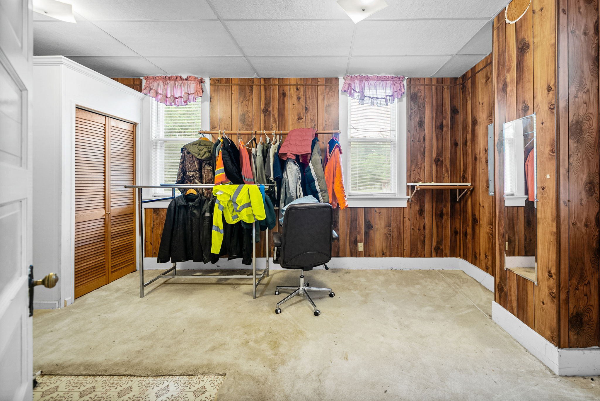 112 E Park St Property Photo 42