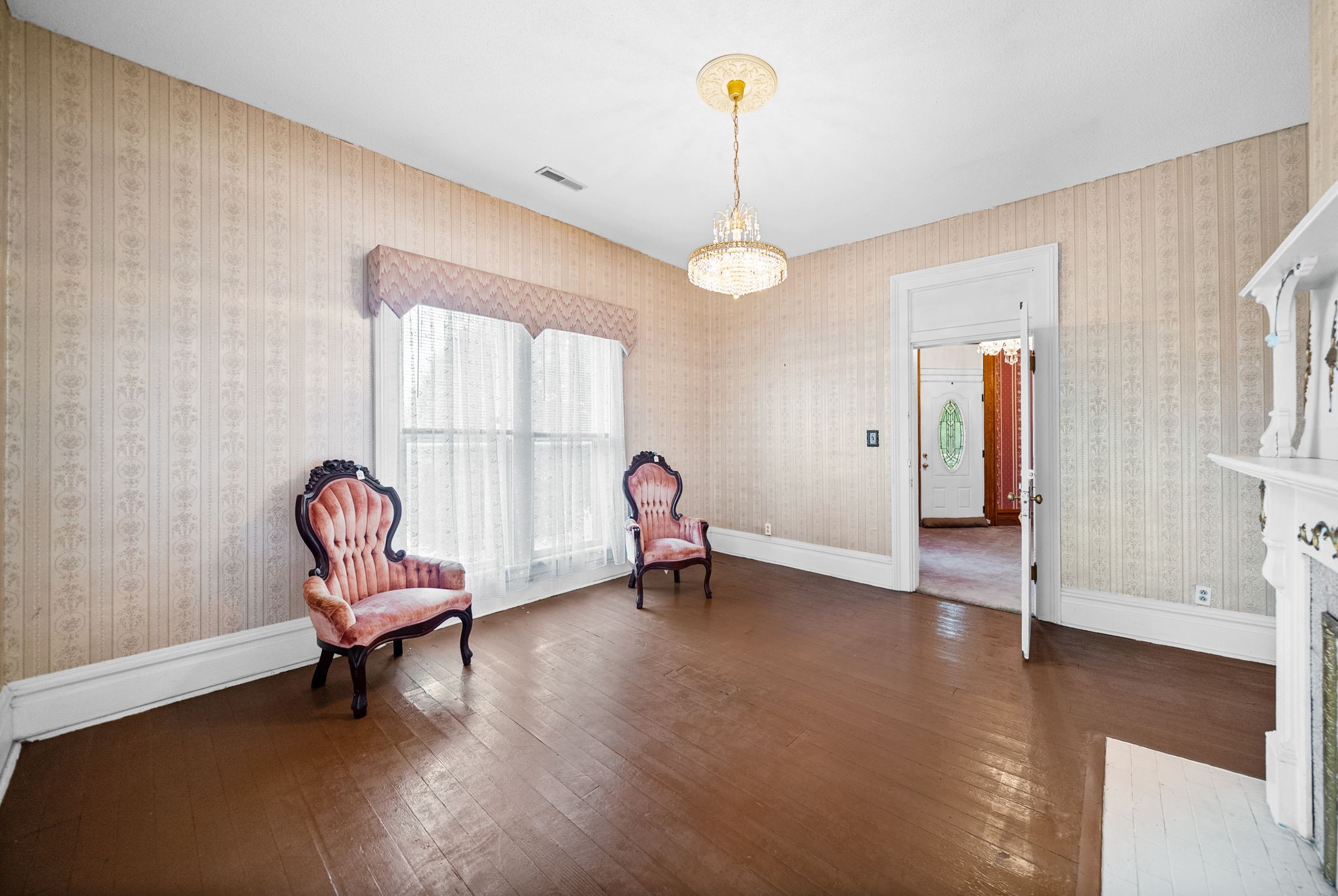 112 E Park St Property Photo 51