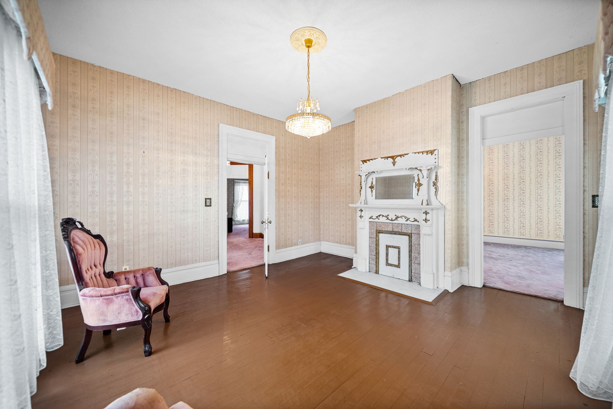 112 E Park St Property Photo 52
