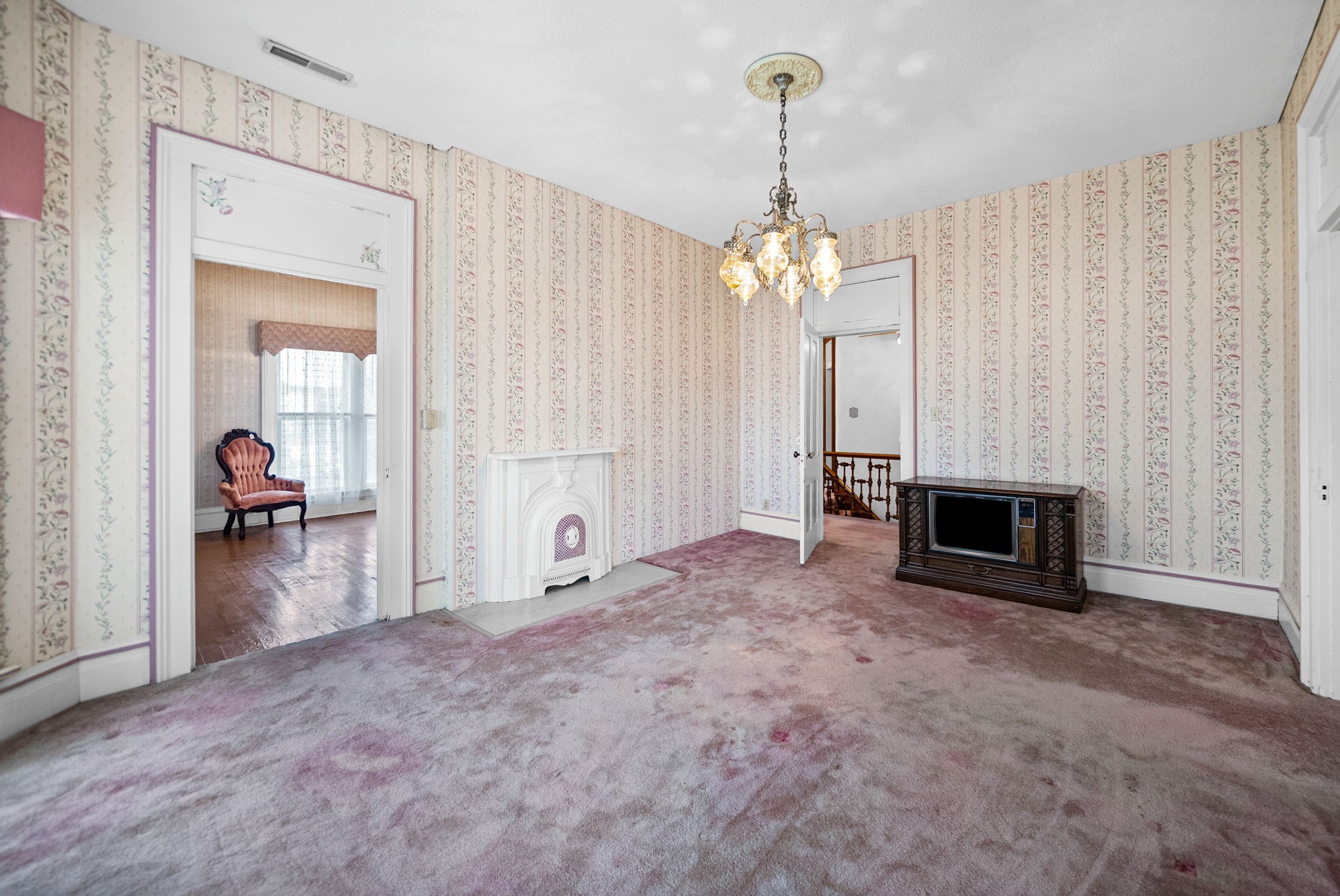 112 E Park St Property Photo 55