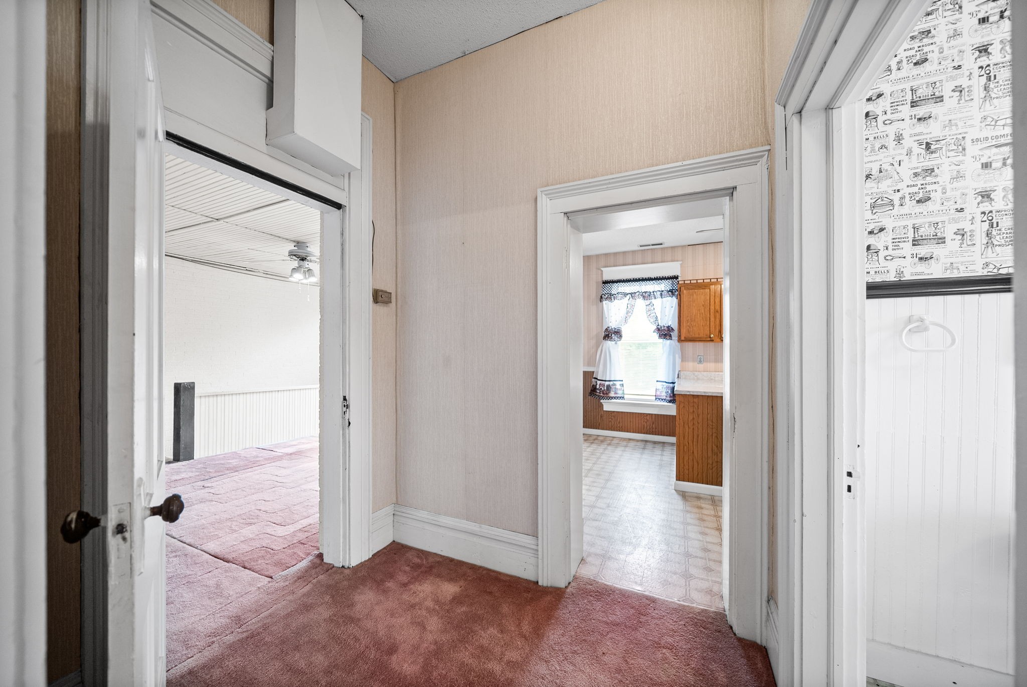112 E Park St Property Photo 62