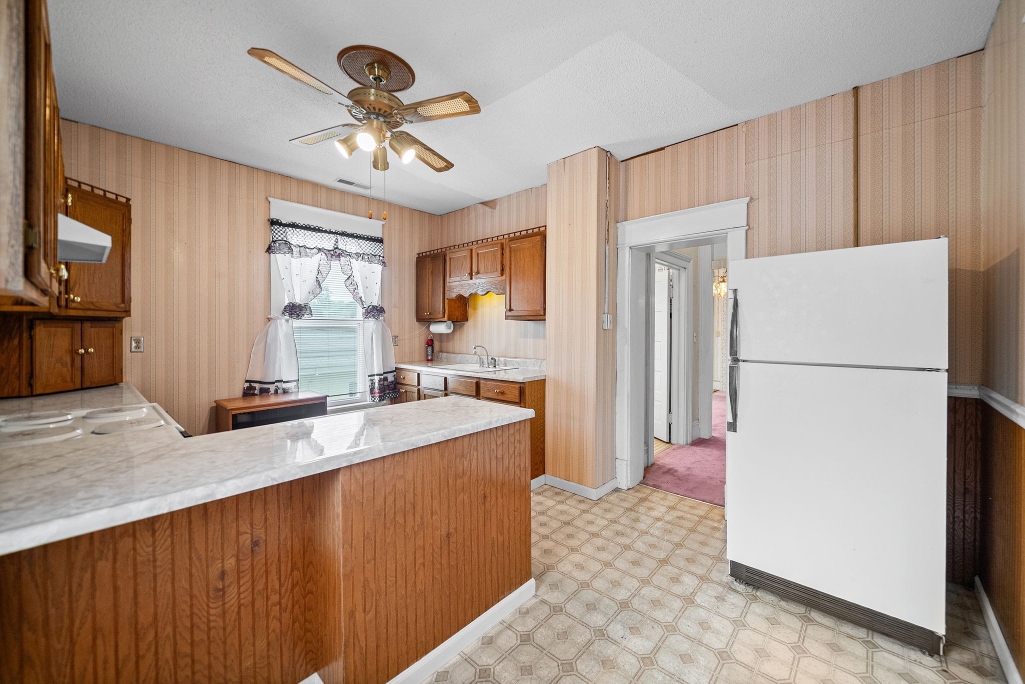 112 E Park St Property Photo 65