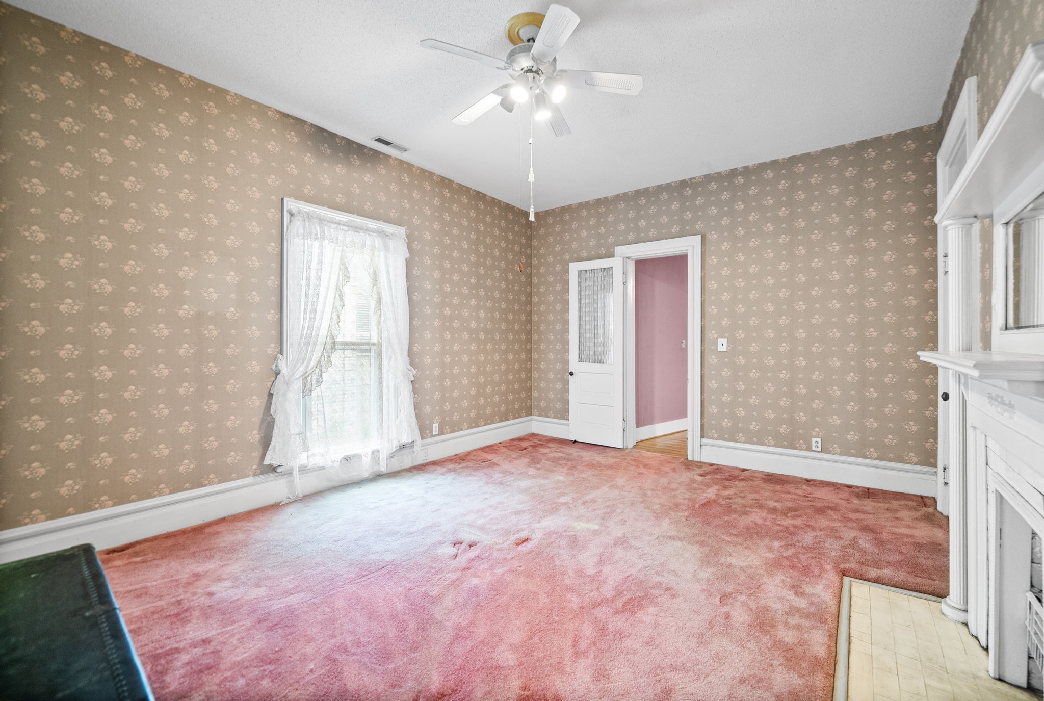 112 E Park St Property Photo 71