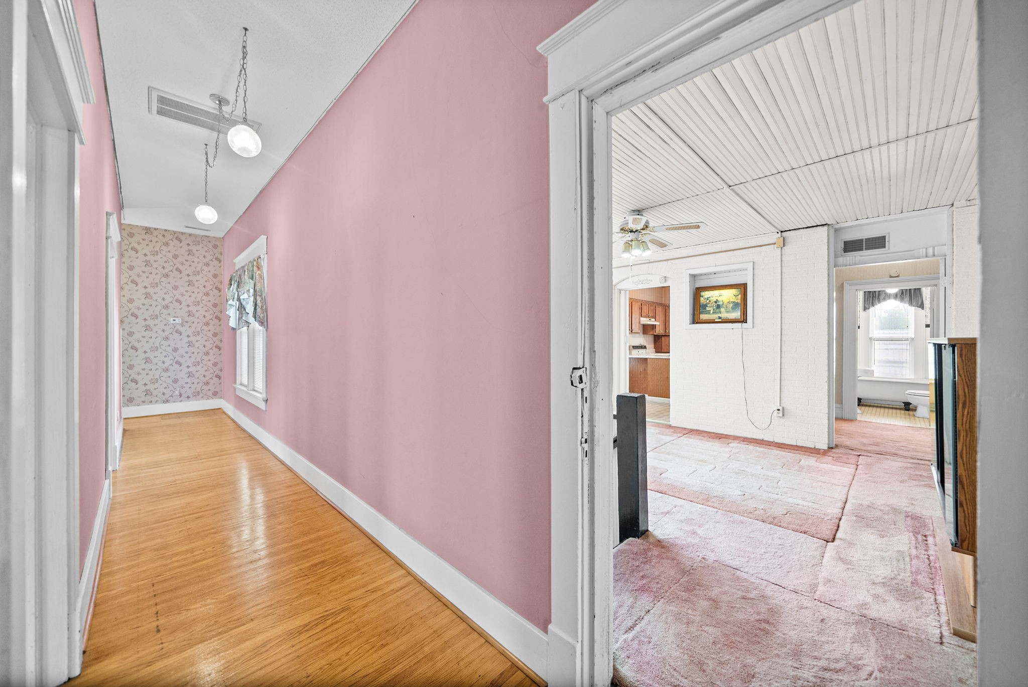 112 E Park St Property Photo 74
