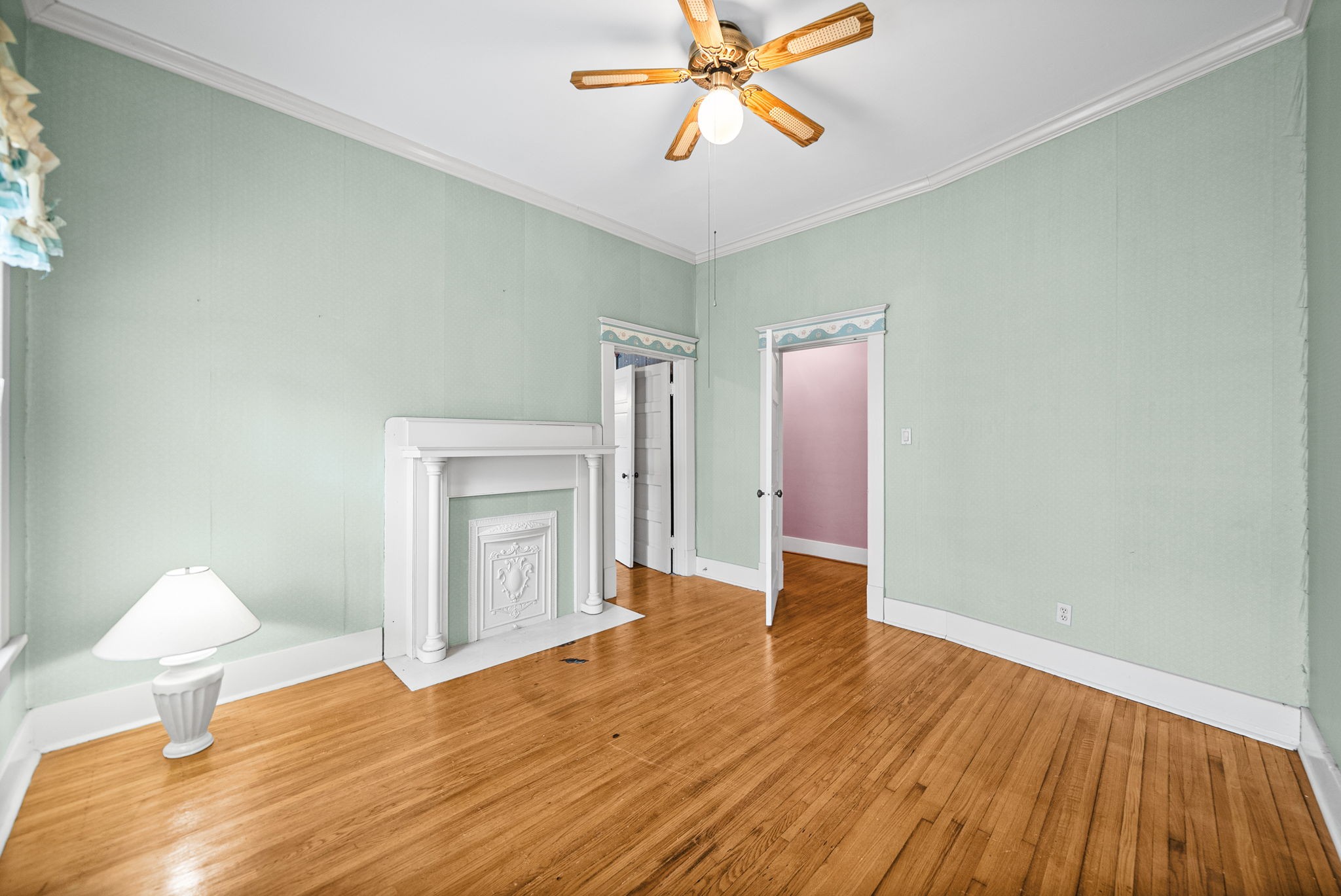 112 E Park St Property Photo 77