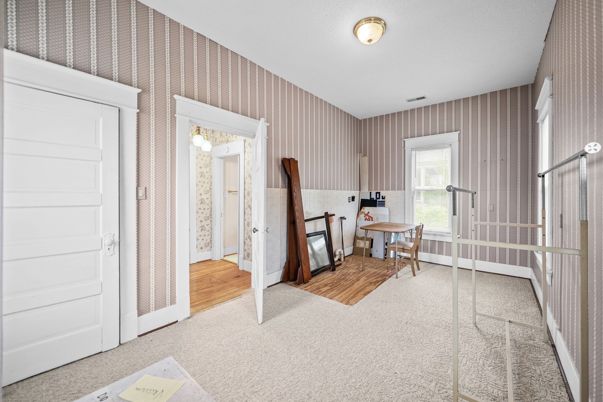 112 E Park St Property Photo 83