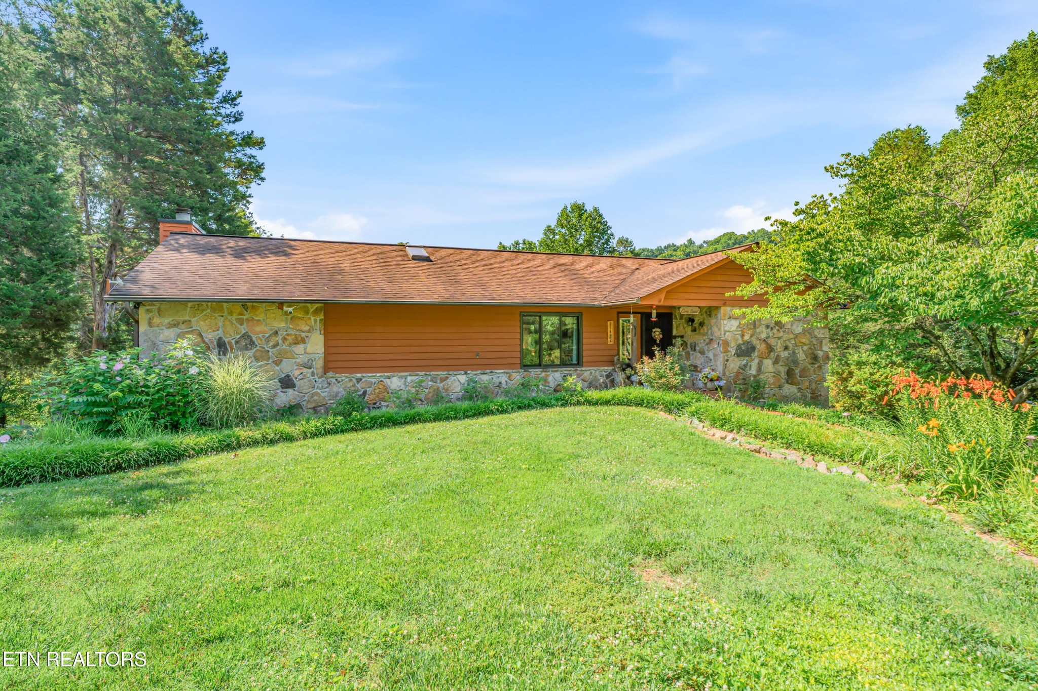 11482 Couch Mill Rd Property Photo 1