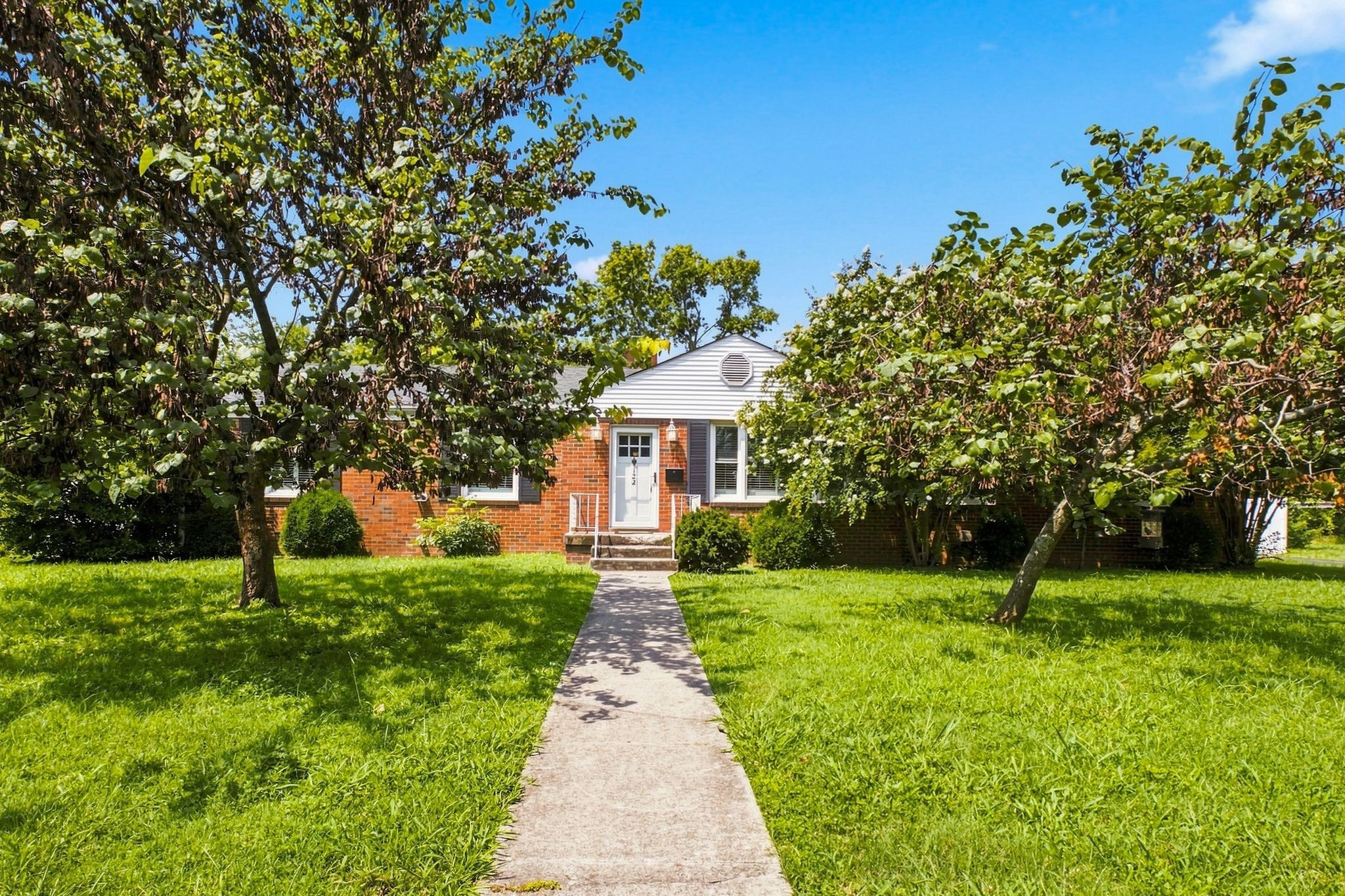 122 Hammond Ave Property Photo 3