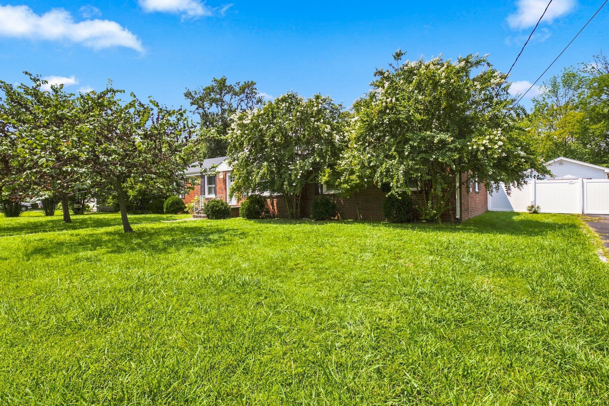 122 Hammond Ave Property Photo 5