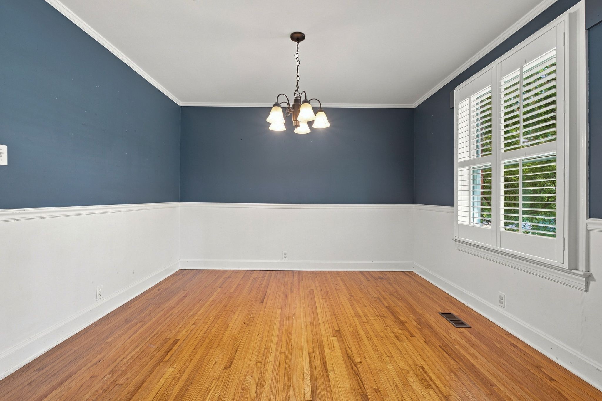 122 Hammond Ave Property Photo 9