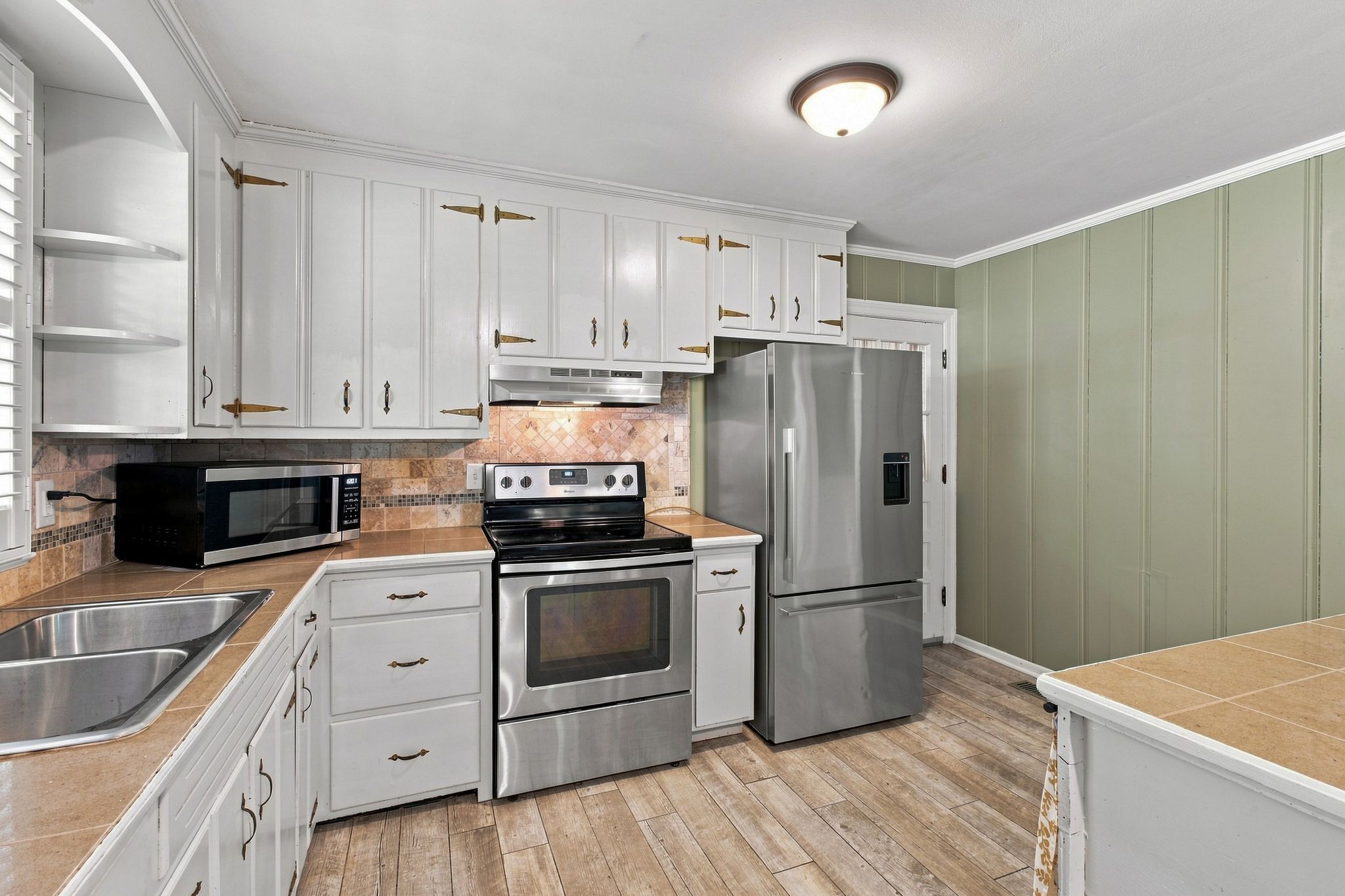 122 Hammond Ave Property Photo 11