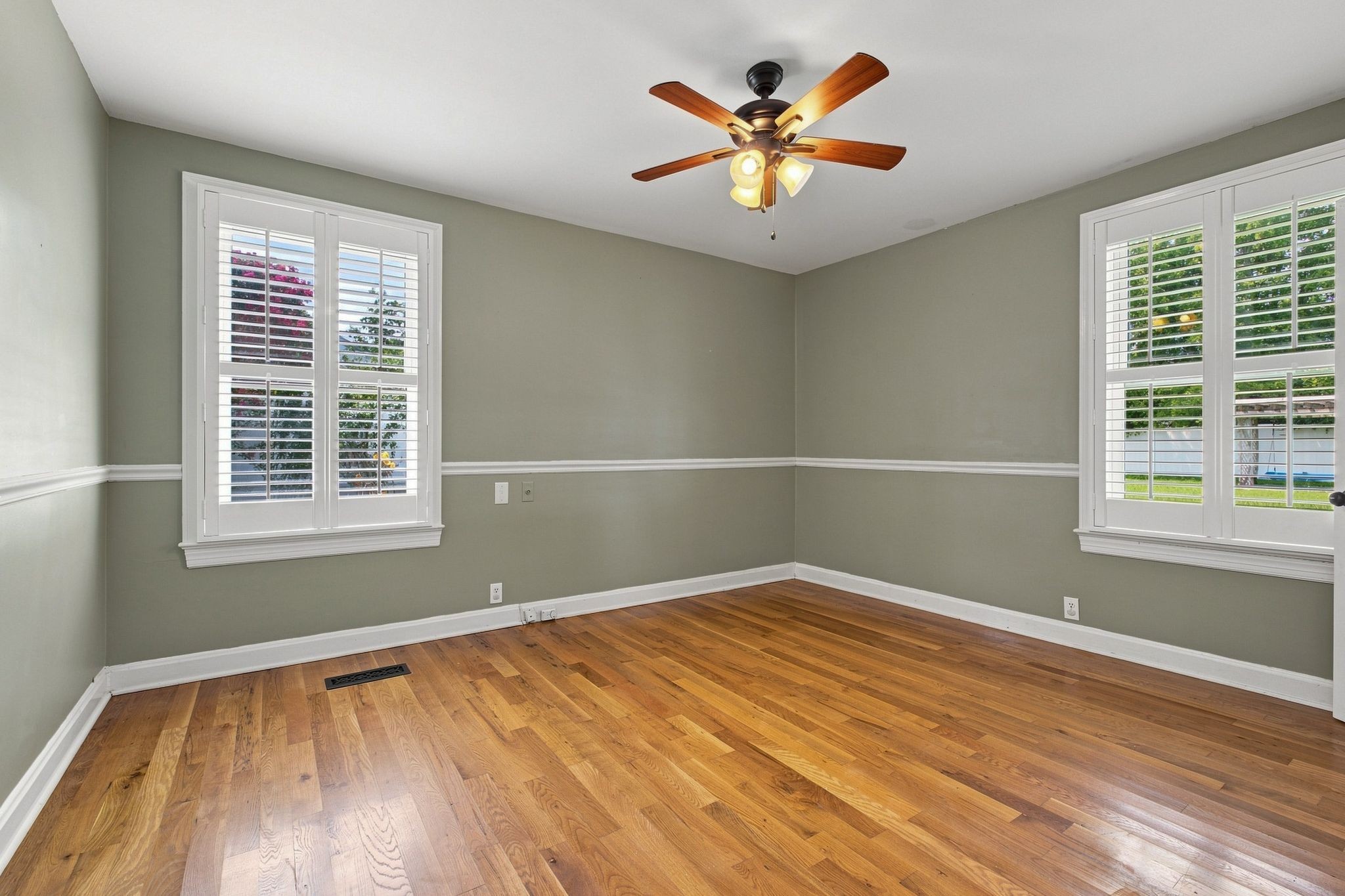 122 Hammond Ave Property Photo 17