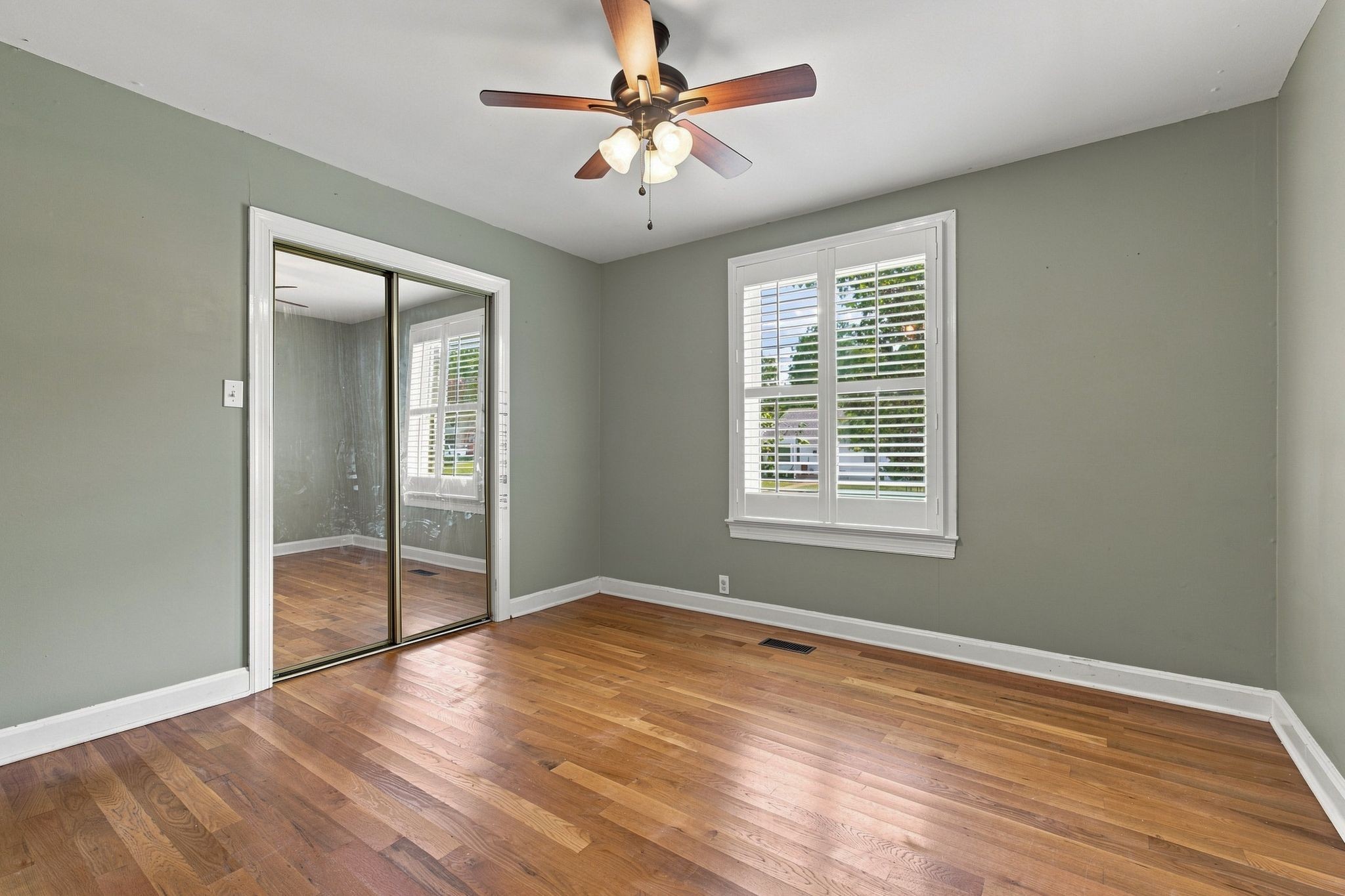 122 Hammond Ave Property Photo 24