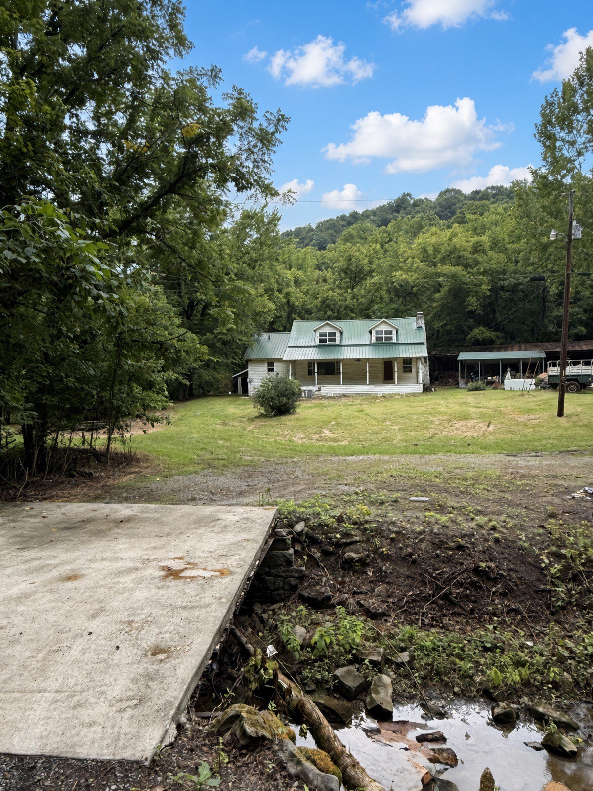 416 Hix Hollow Rd Property Photo 1