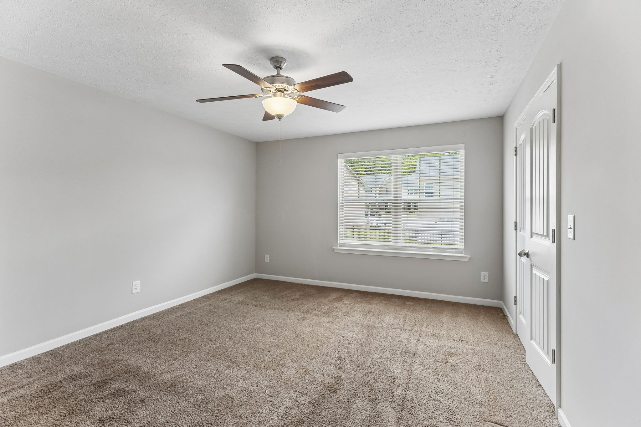 4050 Saddlecreek Way Property Photo 12