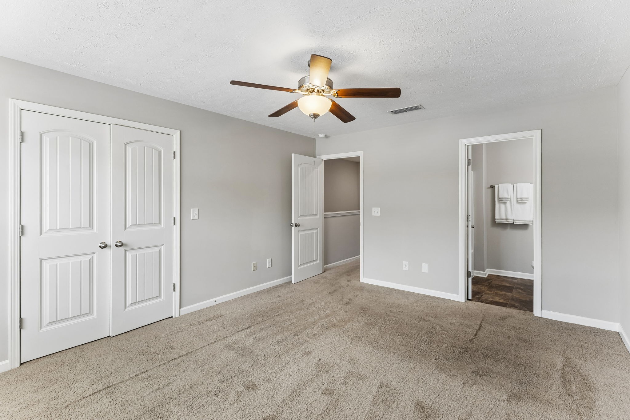 4050 Saddlecreek Way Property Photo 13