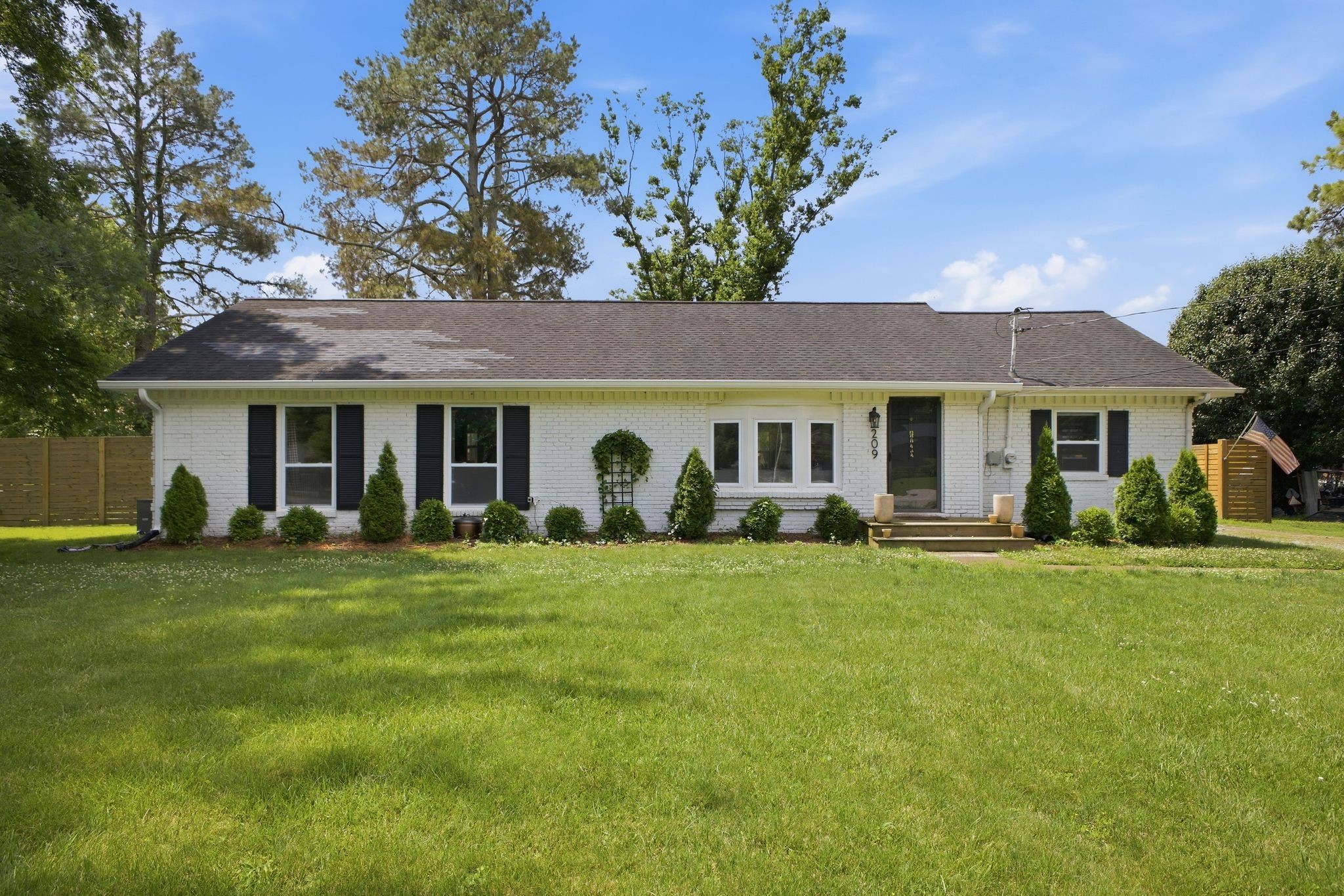 209 Stable Rd Property Photo 1
