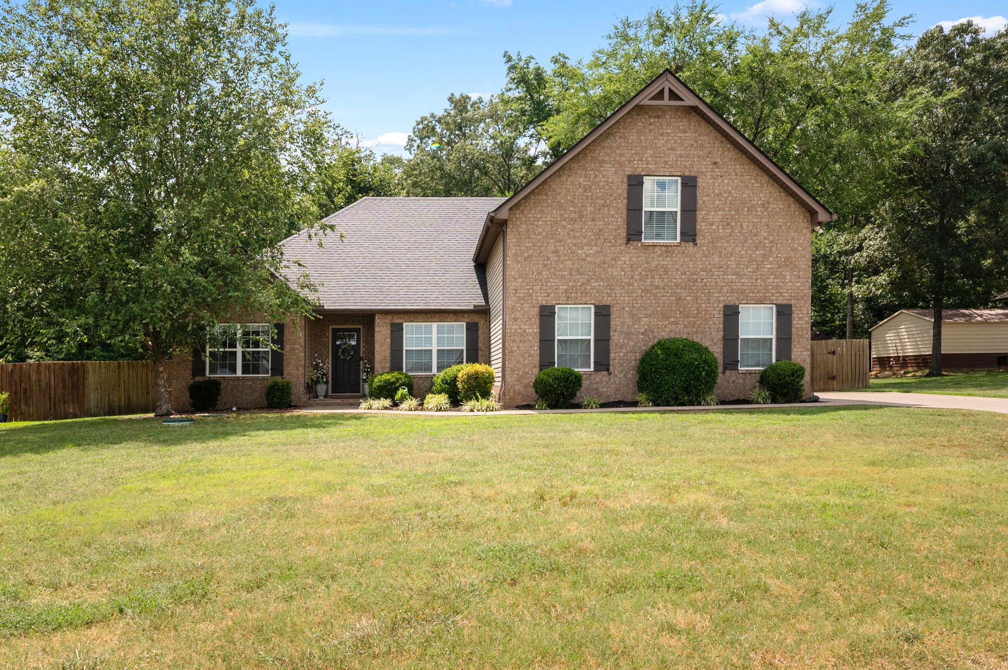 1425 Round Rock Dr Property Photo 1